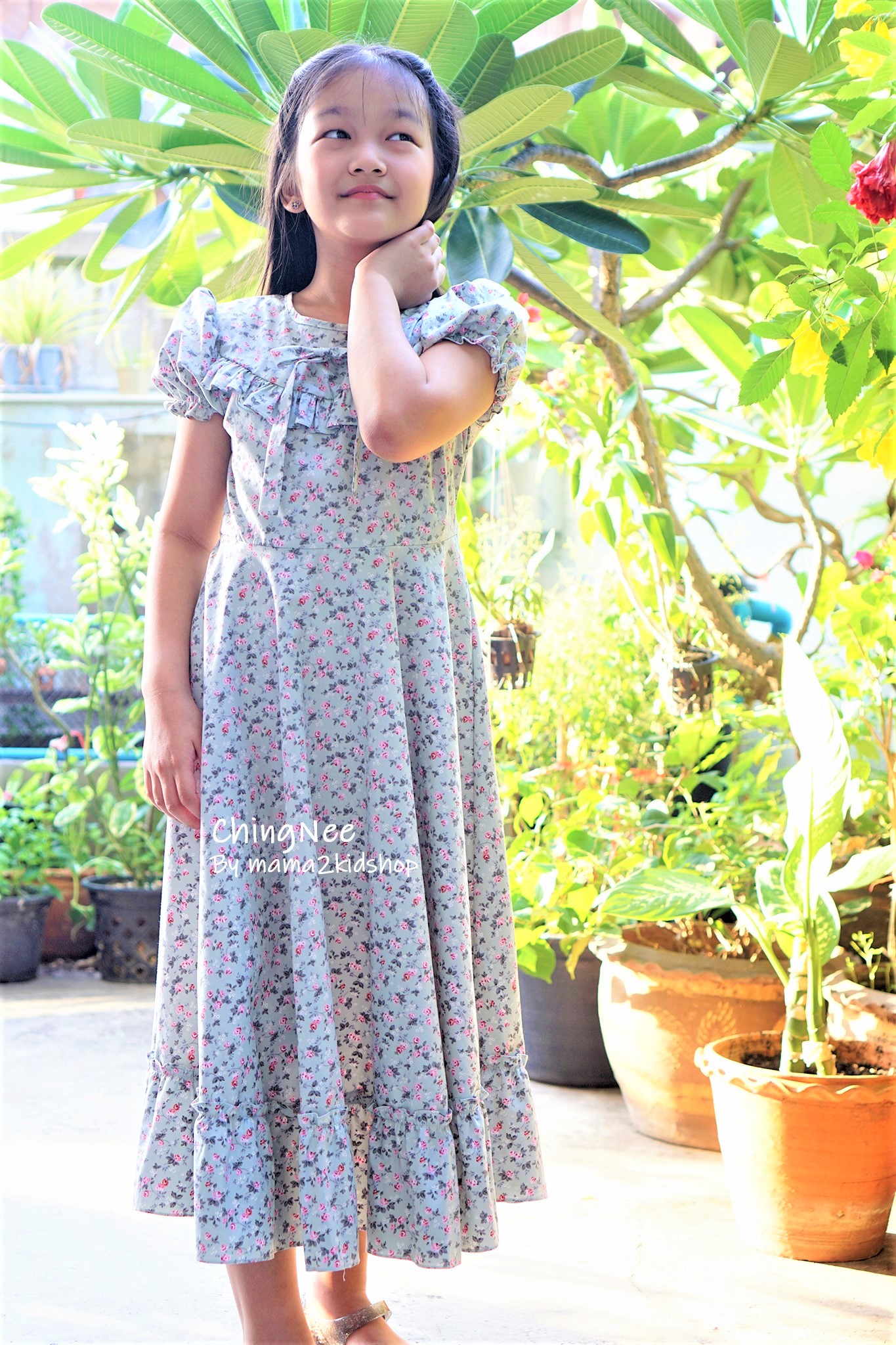 ชุดเดรสเด็กยาวสไตล์วินเทจลายดอกสีเขียว