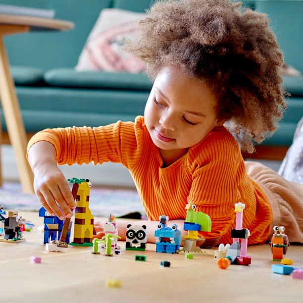 เลโก้ LEGO Classic Bricks and Animal 11011 Building Set ราคา 1,990 บาท