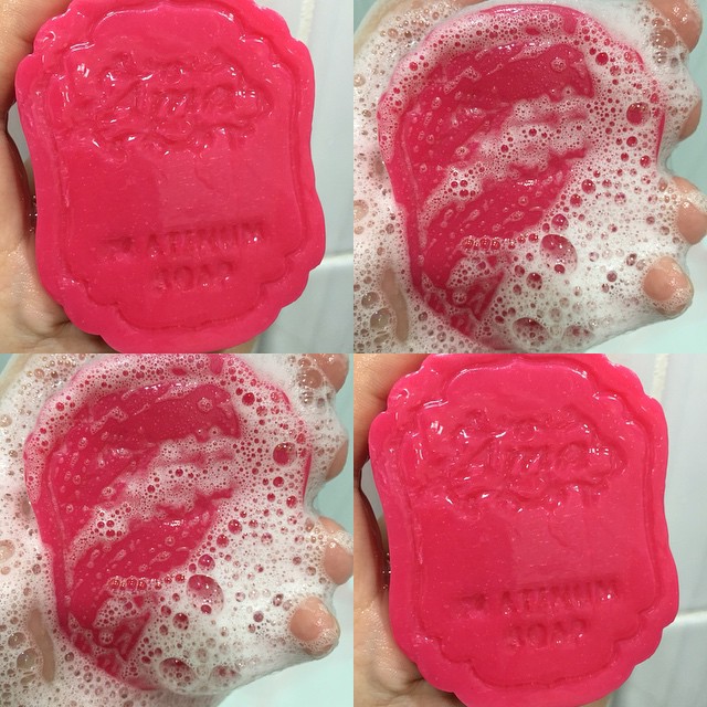 สบู่ตัวขาว ดับเบิ้ลโบ๊ะ (white wer ama body soap)