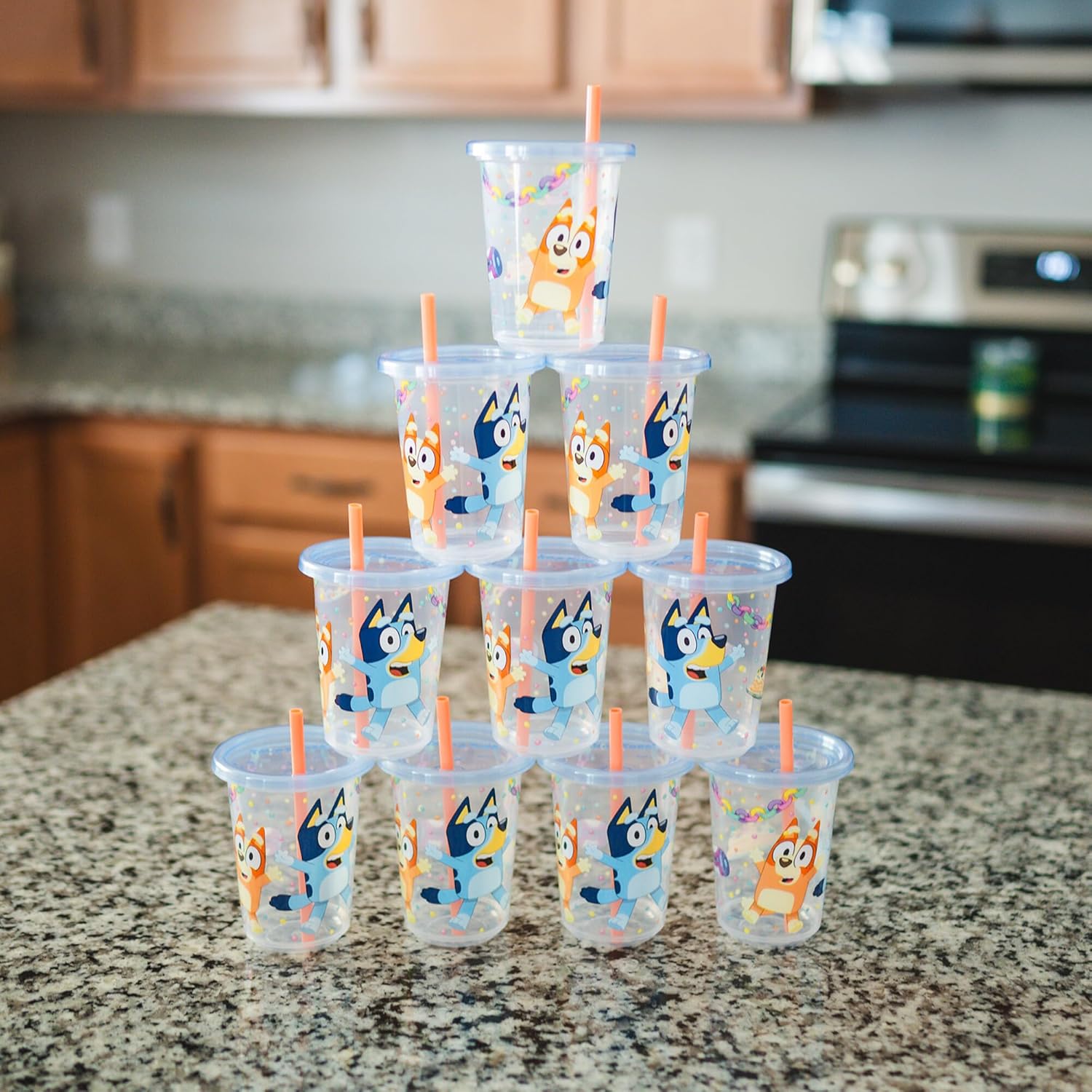 🥤“แก้วน้ำ Bluey นำเข้า 🇺🇸 ที่ใช้ง่ายและกันหก สำหรับหนูน้อยวัยหัดดื่มThe First Years Bluey Take & Toss Toddler Straw Cups ราคา 99 บาท / ใบ 🥤