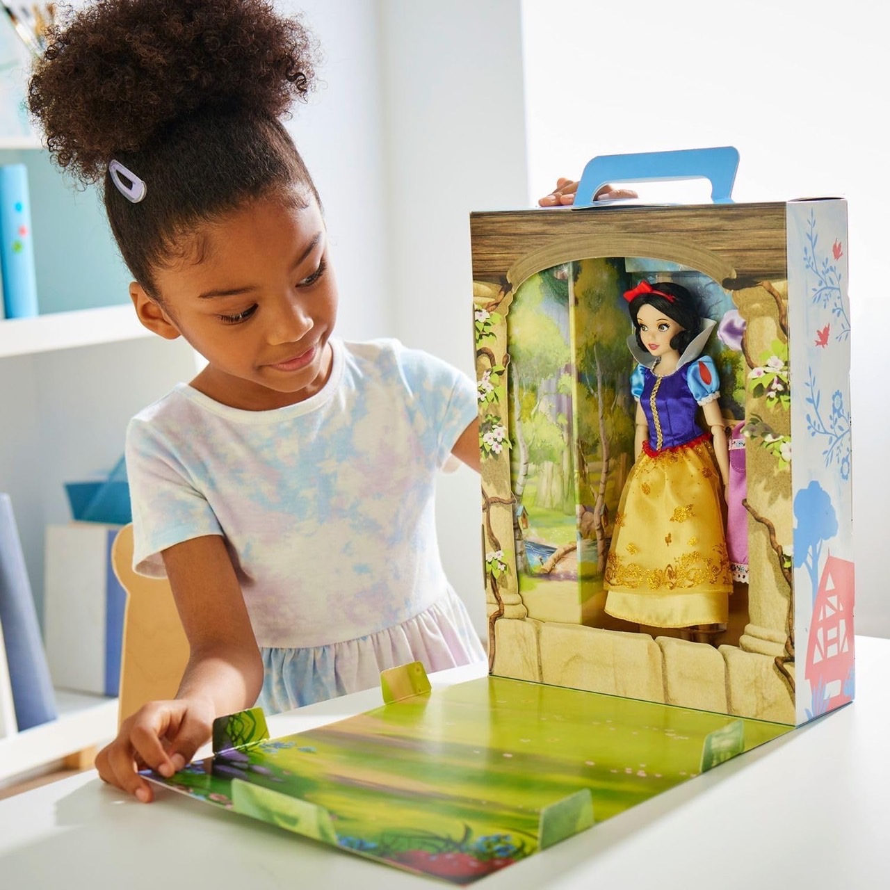 นำเข้า 🇺🇸 เซ็ทตุ๊กตาสโนไวท์และกิจกรรมระบายสีSnow White Disney Story Doll 11'' ราคา 1,590 บาท