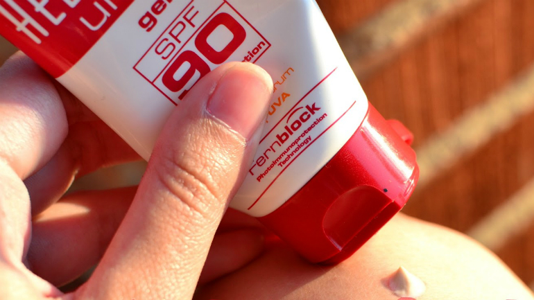 HELIOCARE Ultra spf 90 gel (ครีมกันแดดเนื้อเจล)