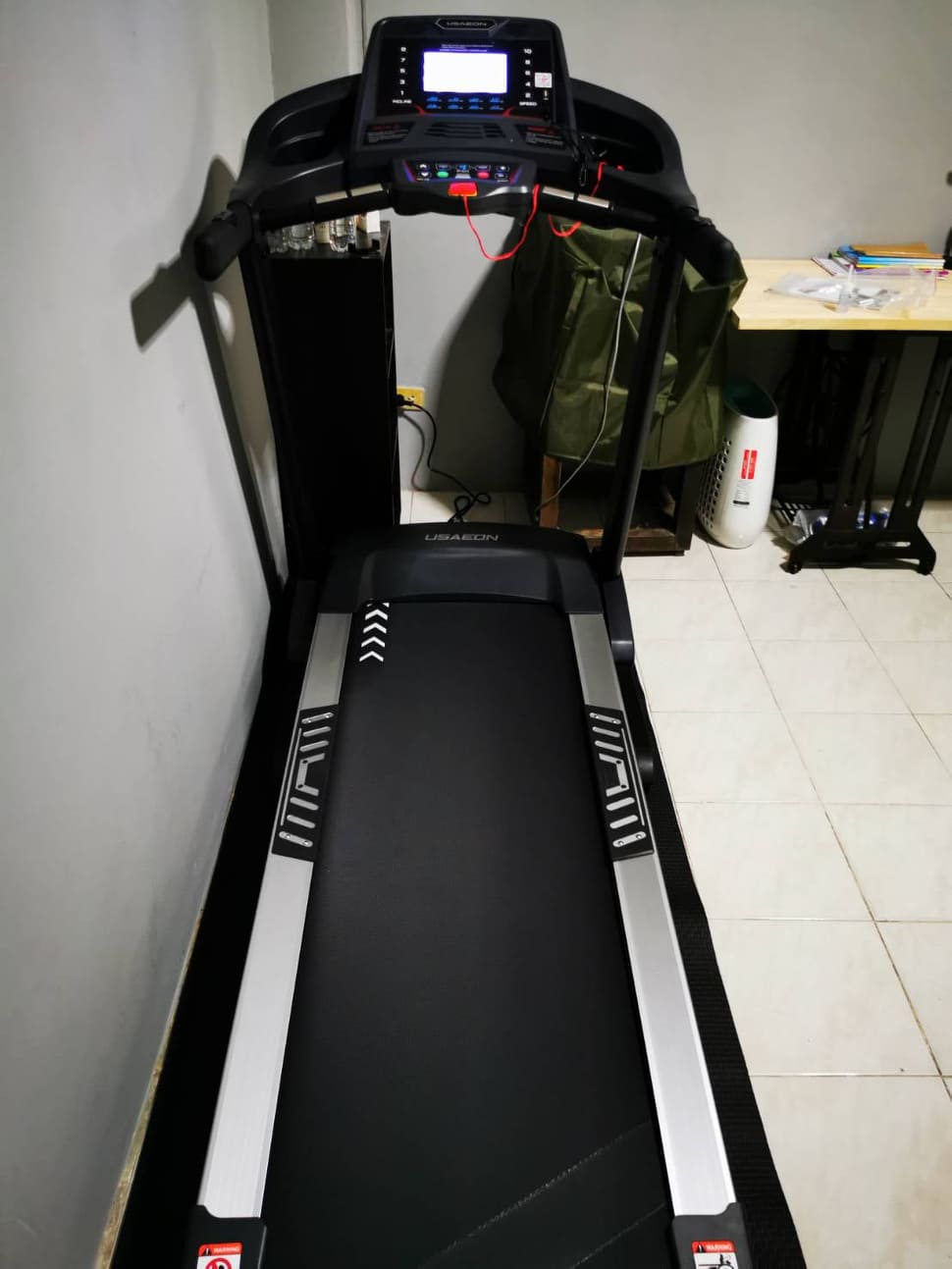 ขายตัวโชว์ลู่วิ่งไฟฟ้า USAeon รุ่น A275Pro2 Treadmill USA