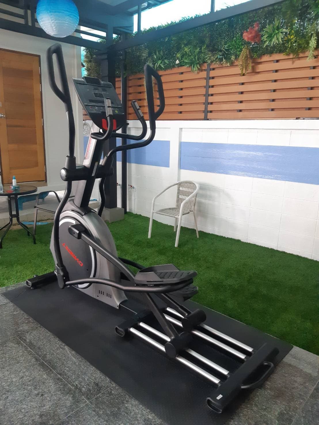 เครื่องเดินวงรี Gymost Eli2 Elliptical Trainer