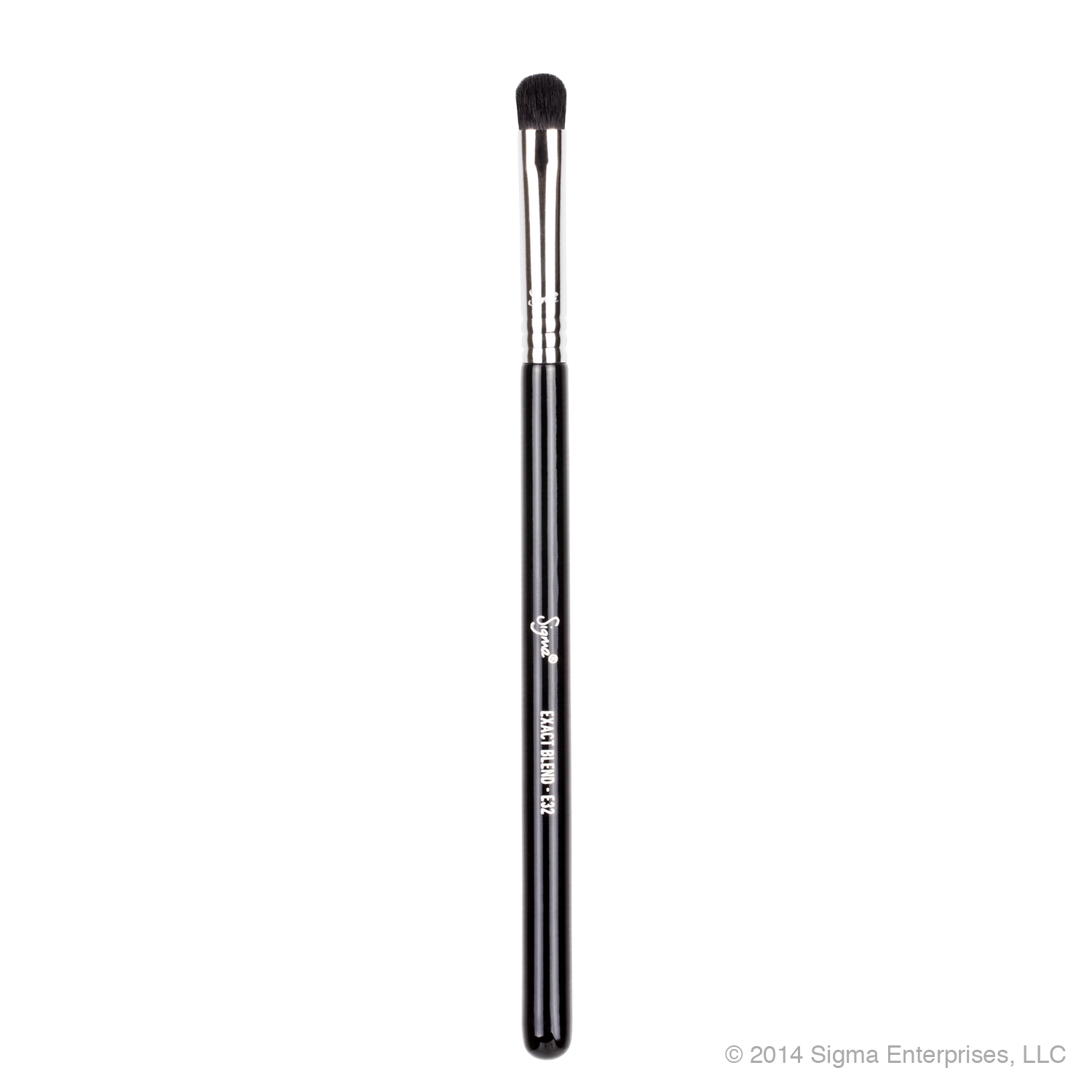 SIGMA :: E32 - Exact Blend แปรงขนสังเคราะห์ หัวแปรงแบนเล็กน้อย ขนแปรงสั้น และหนา ใช้สำหรับเบลนสีเข้มๆลงบริเวณเปลือกตาและร่องพับเปลือกตา