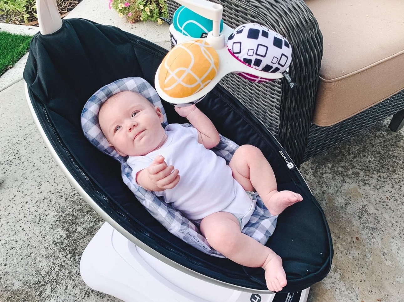 นำเข้า🇺🇸 เบาะรองเบบี๋ สำหรับใส่เปล , คาร์ซีท Infant Insert Compatible with 4Moms Mamaroo & Rockaroo – Car Seat Insert 2 Pack – Reversible Infant Car Seat Insert – Soft Plush Minky Car Seat Head Support Insert ราคา 1,690 บาท