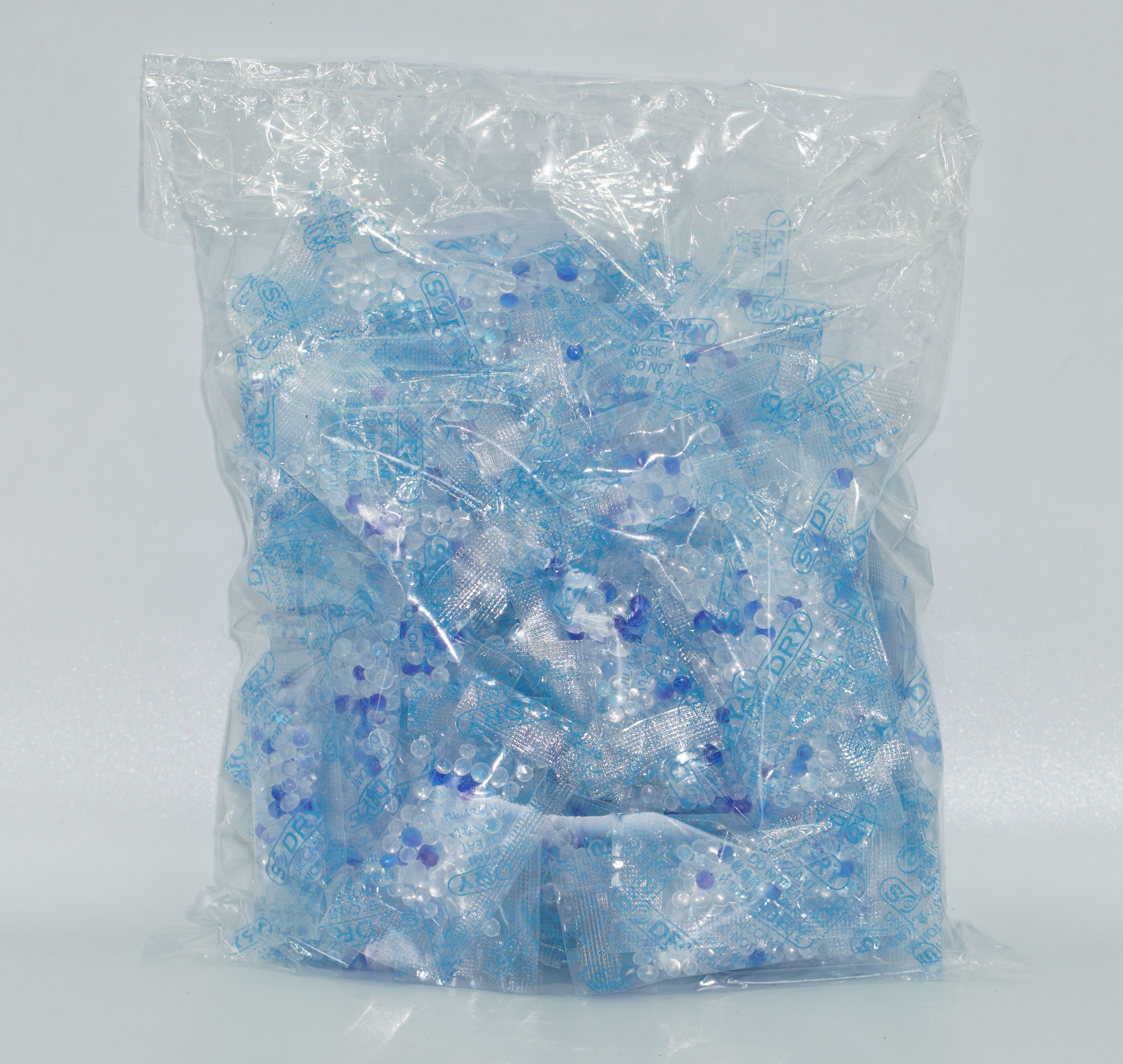 ซองกันชื้น (สีฟ้าขาว) ขนาด 1 กรัม จำนวน 50 ชิ้น ผ่านมาตรฐาน MSDS, Rohs test , MFD free สารดูดความชื้น (ถุงพลาสติก) Silica gel