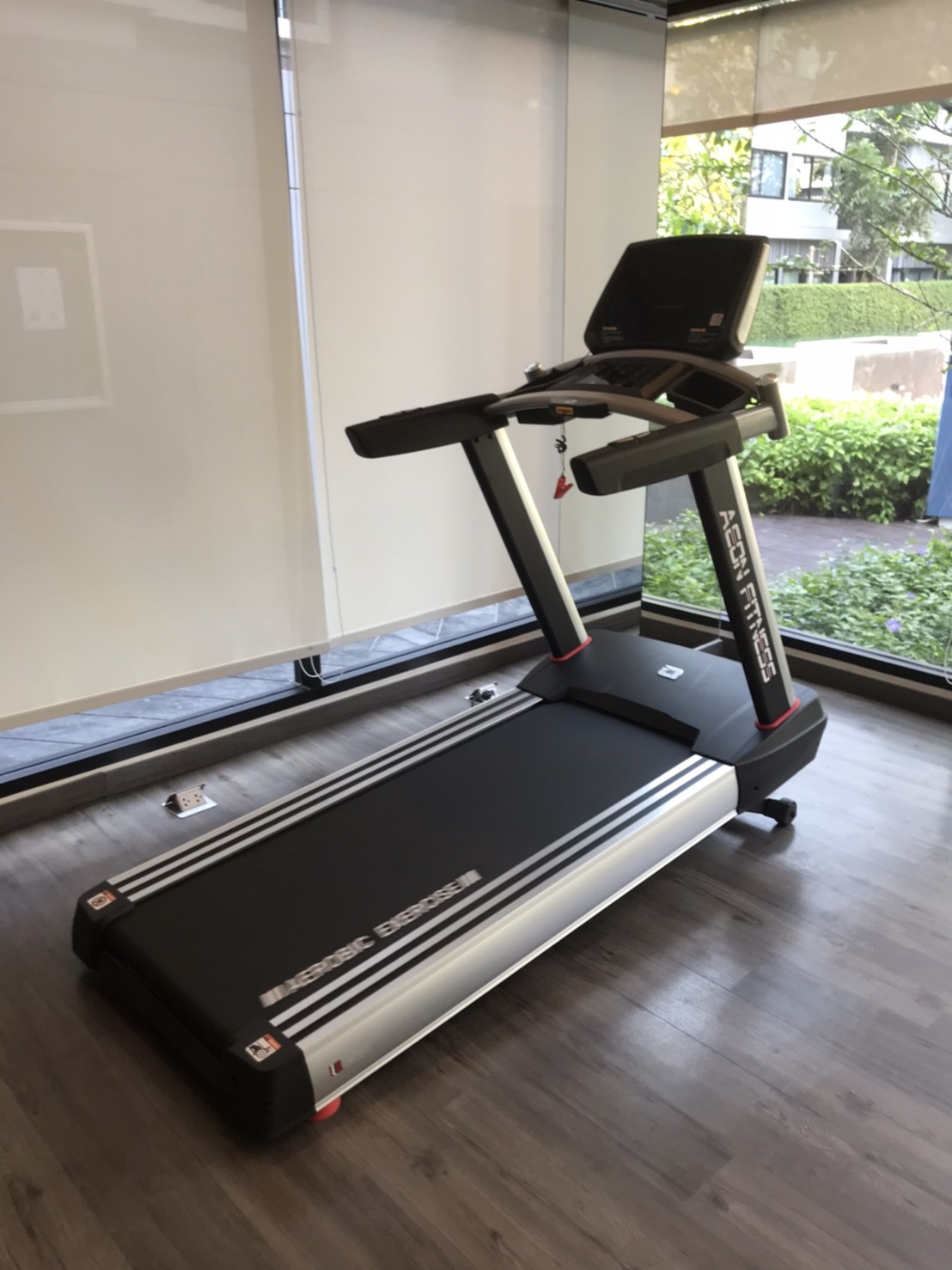 ลู่วิ่งไฟฟ้าAeonFitnessรุ่นAZ60 / Motor AC 4 HP