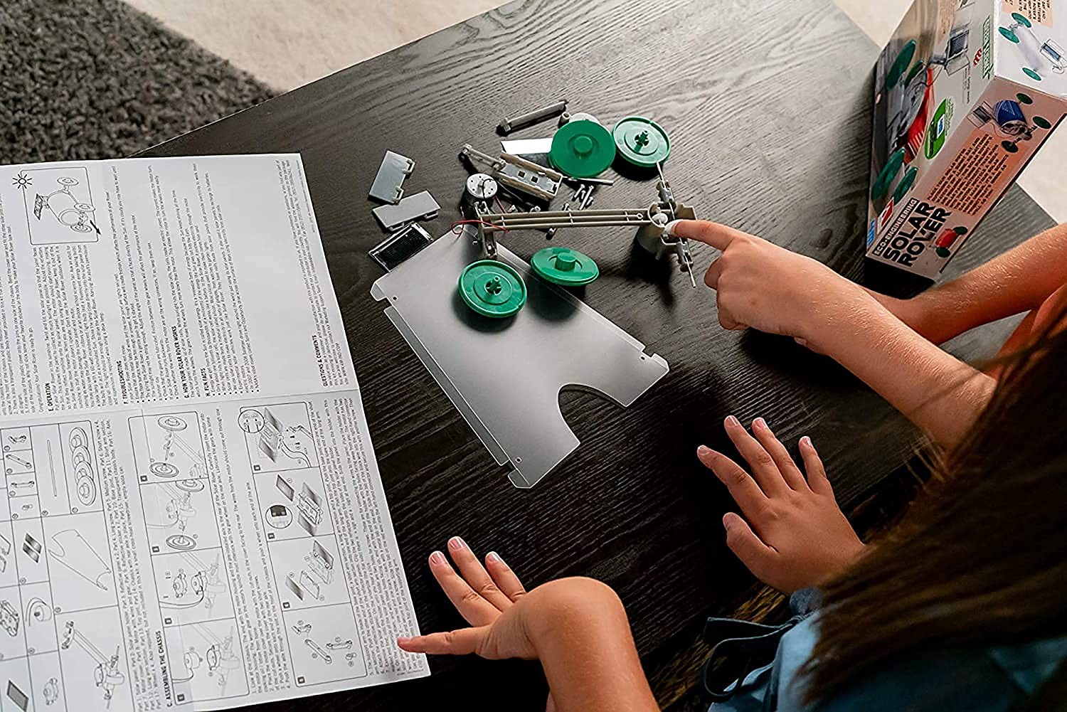 โซลาร์โรเวอร์4M Green Science Solar Rover, DIY STEAM Powered Kids Science Kit Ages 5+ ราคา 1,690 บาท