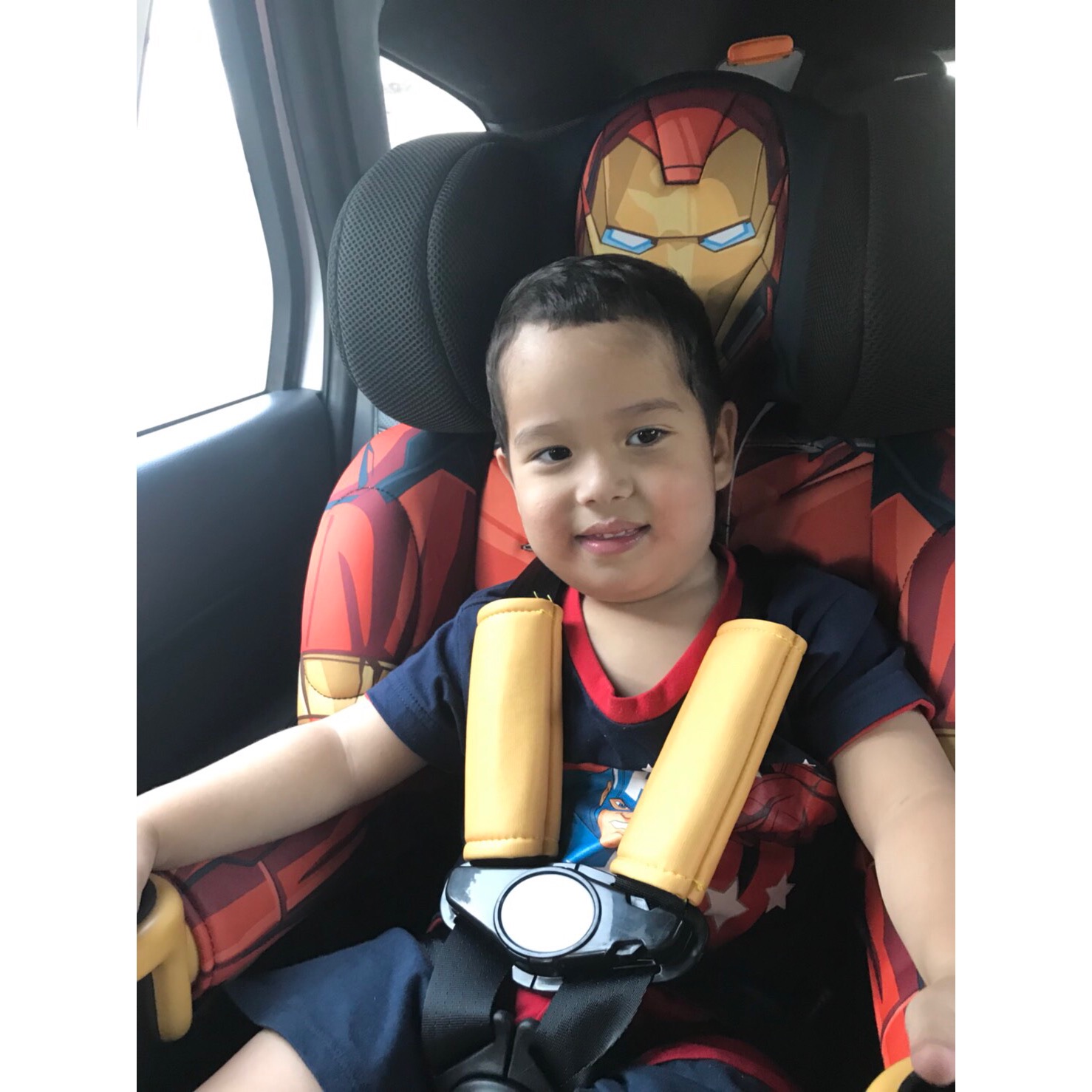 คาร์ซีทสำหรับเด็กโต ลายไอร่อนแมน ใช้ได้ตั้งแต่ 2 ขวบถึง 8 ขวบ KidsEmbrace IRON MAN Combination Booster Car Seat คาร์ซีทเด็กโต กับการ์ตูนคาแรคเตอร์ตัวโปรด เพื่อจูงใจลูกน้อยให้นั่งคาร์ซีทอย่างปลอดภัย ออกแบบโดยคำนึงถึงความปลอดภัยเป็นที่สุดสำหรับลูกน้อย