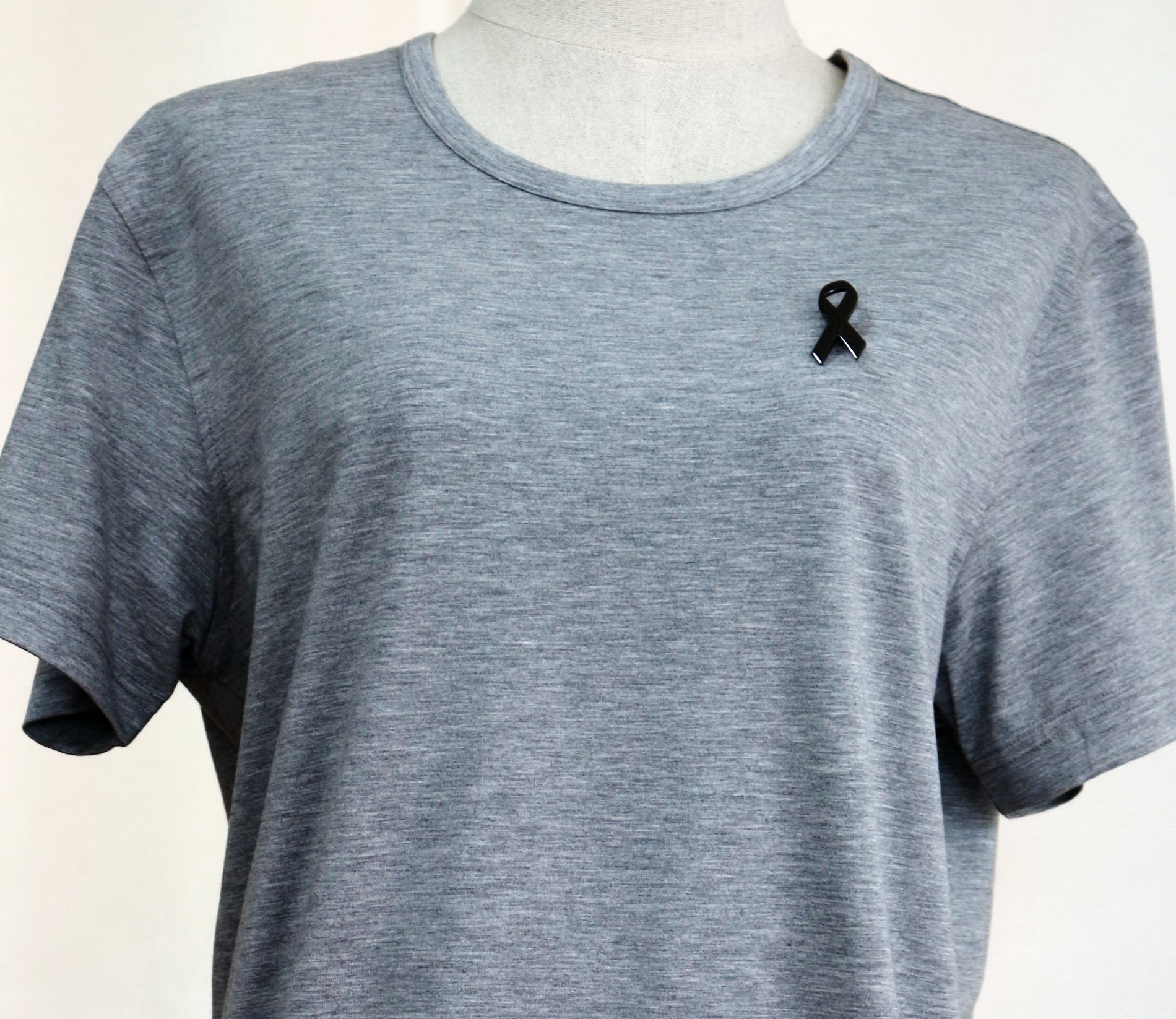 เข็มกลัดไว้ทุกข์