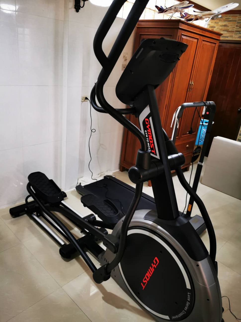 เครื่องเดินวงรี Gymost Eli2 Elliptical Trainer