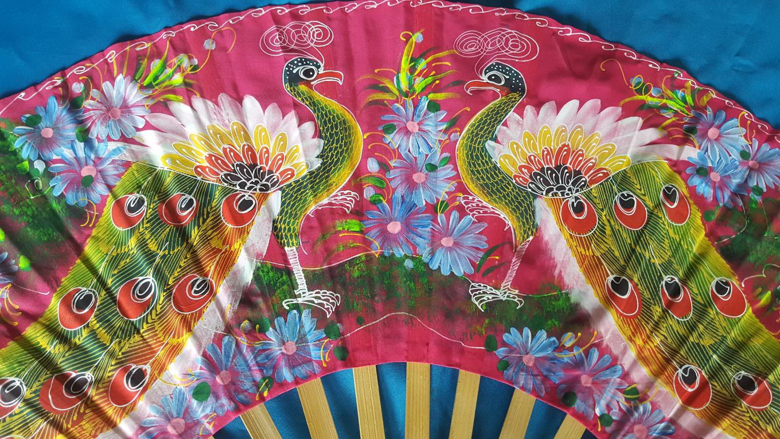 พัดแขวนผนังนกยูงสีชมพูส่งฟรี