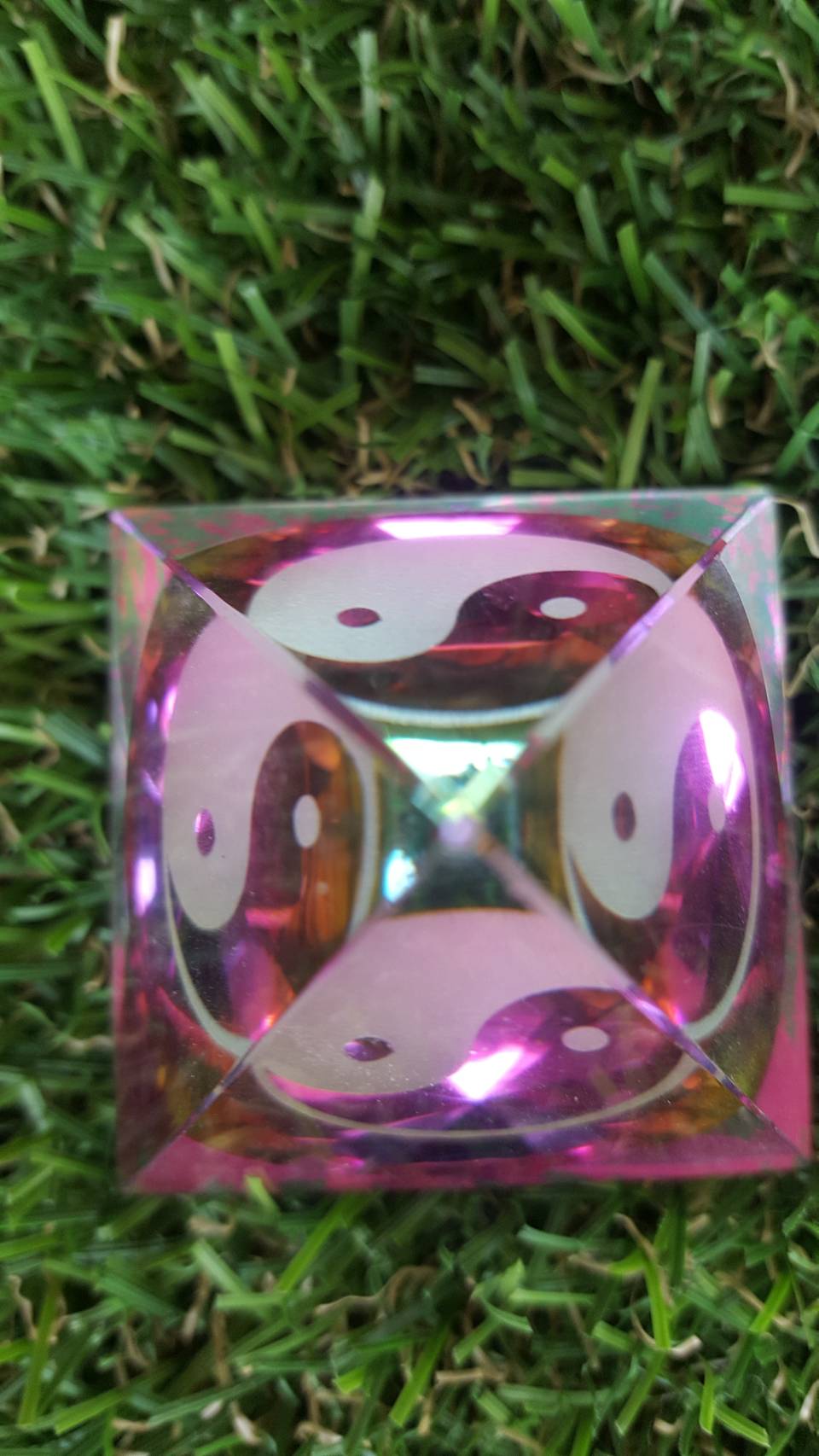 หยินหยางตั้งโต๊ะคริสตัล