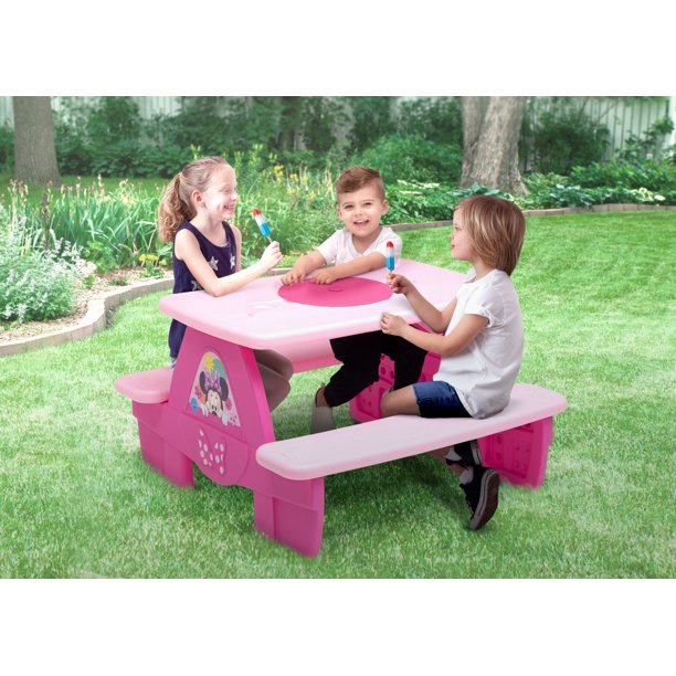 ที่นั่งกิจ โต๊ะปิกนิก Disney Minnie Mouse 4 สองเเบบ พร้อมกระดานสำหรับการสร้างและที่วางแก้วในตัวโดย Delta Children ราคา 4,500 - บาท