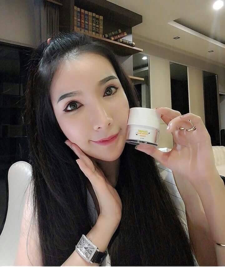 ครีมน้ำผึ้งป่า (Forest Honey Bee Cream By B'Secret)
