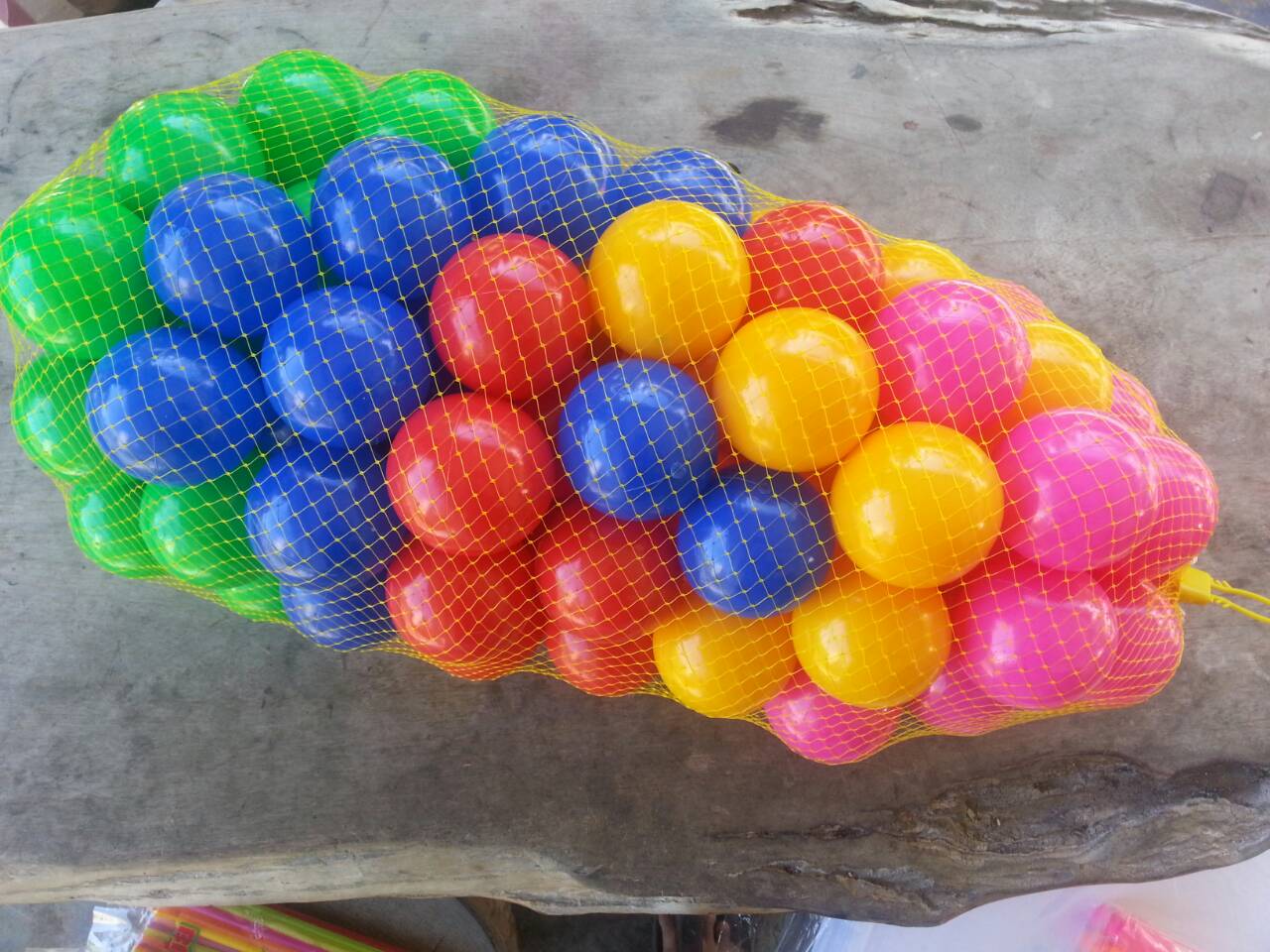 ลูกบอลสี(คละสี)