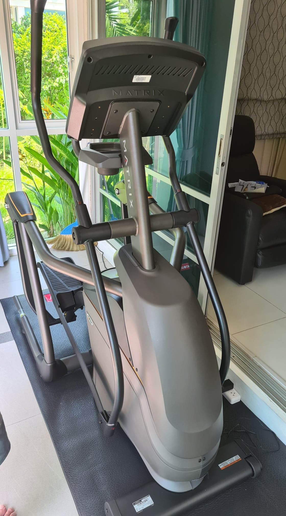 เครื่องเดินวงรี Matrix Elliptical E30XR USA