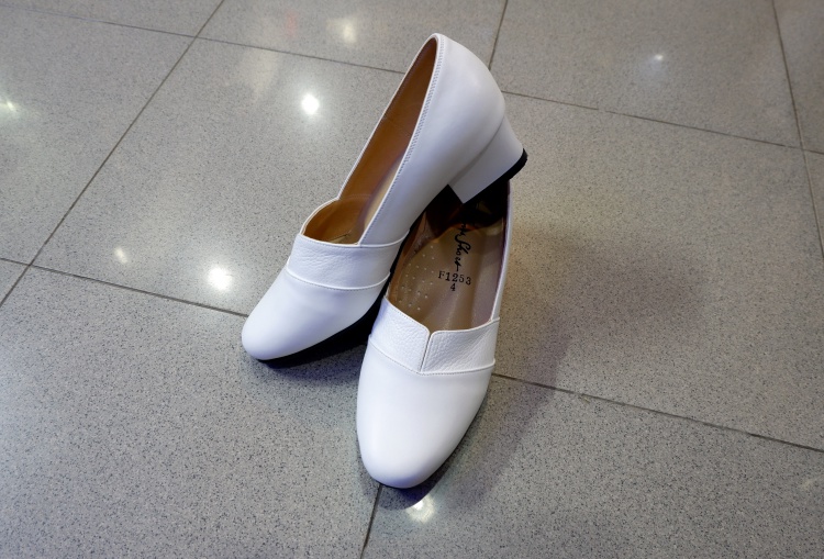 ทรงสวยมาก ใส่กับชุดอะไรก็สวย