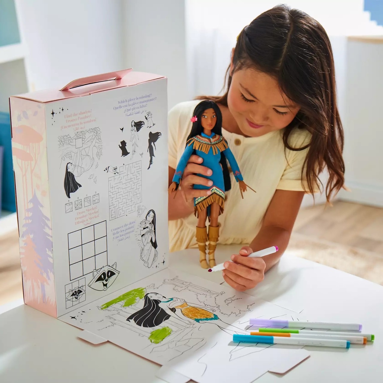 นำเข้า 🇺🇸 เซ็ทตุ๊กตาโพคาฮอนทัสและกิจกรรมระบายสีPocahontas Disney Story Doll 11" ราคา 1,590 บาท