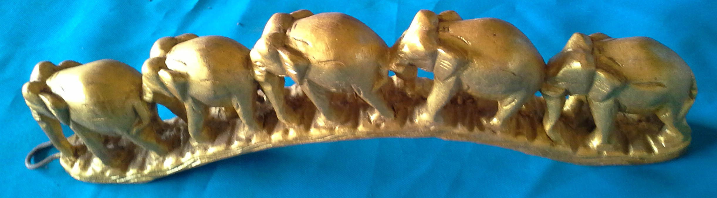 ช้างไม้ทองเรียง5ตัว ส่งฟรี