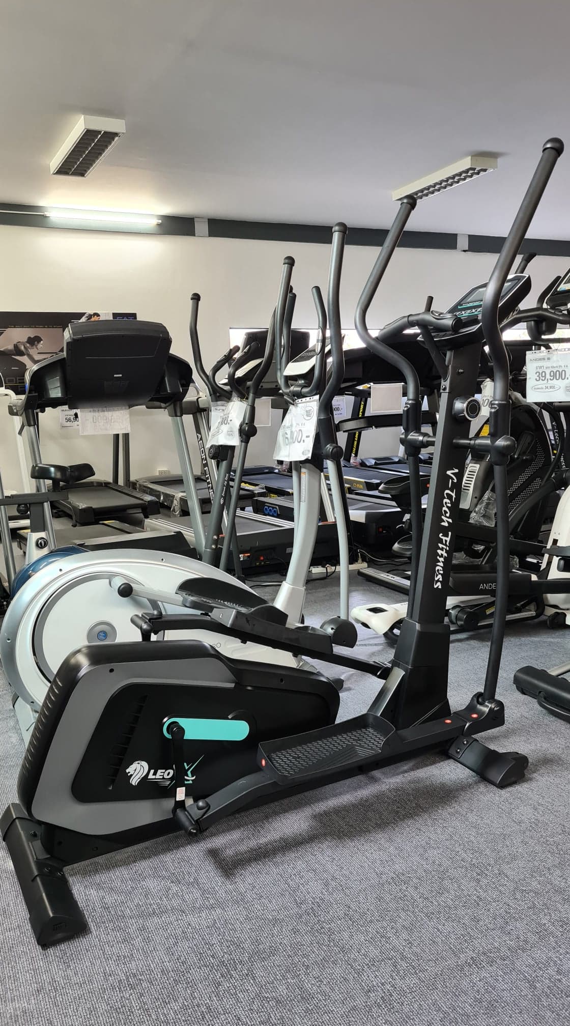 ขายตัวโชว์เครื่องเดินวงรี VTech LEO-XE เหลือ 9,900.-