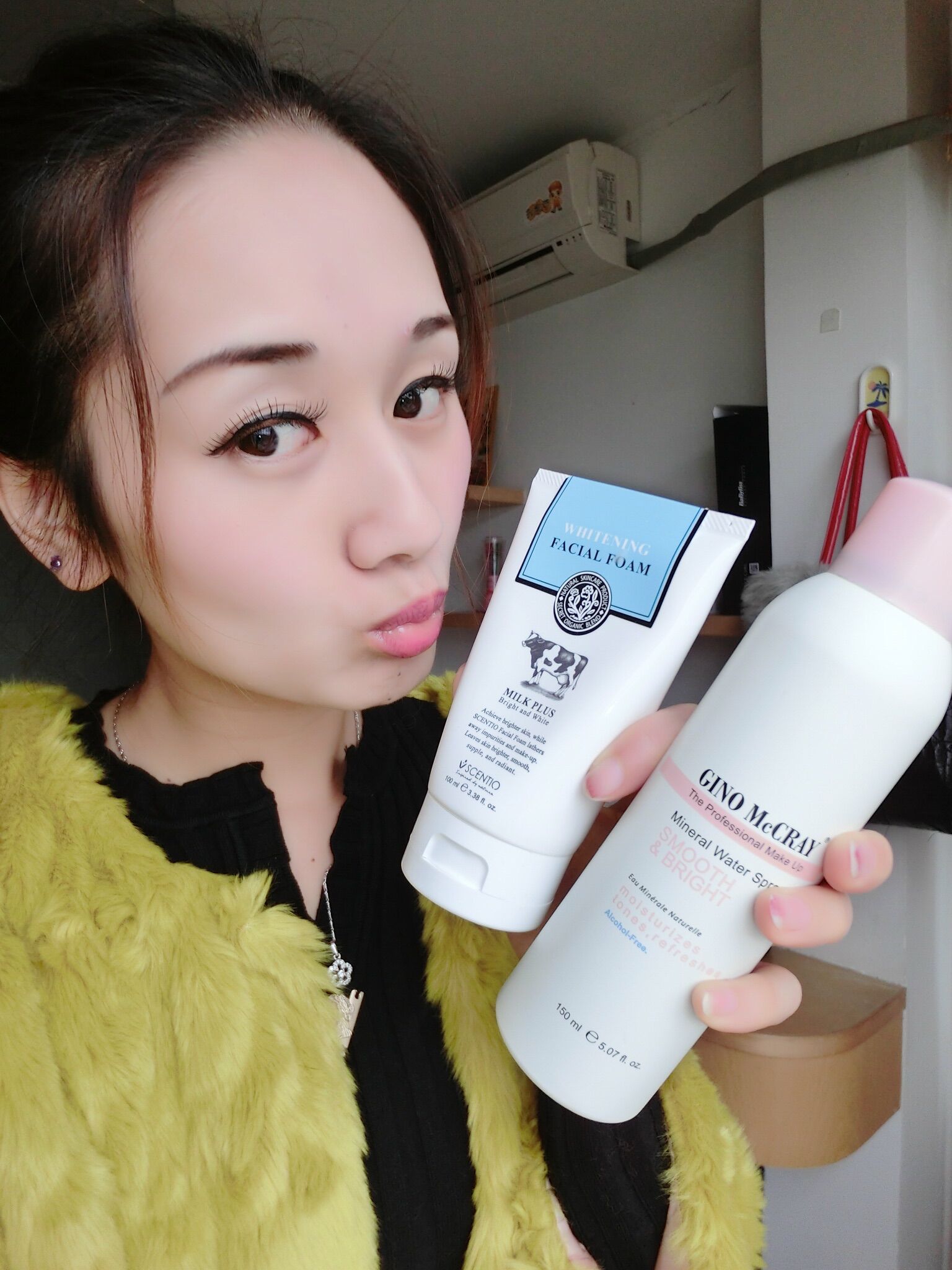 โฟมล้างหน้าน้ำนม (Scentio Milk Plus Whitening Q10 Facial Foam)