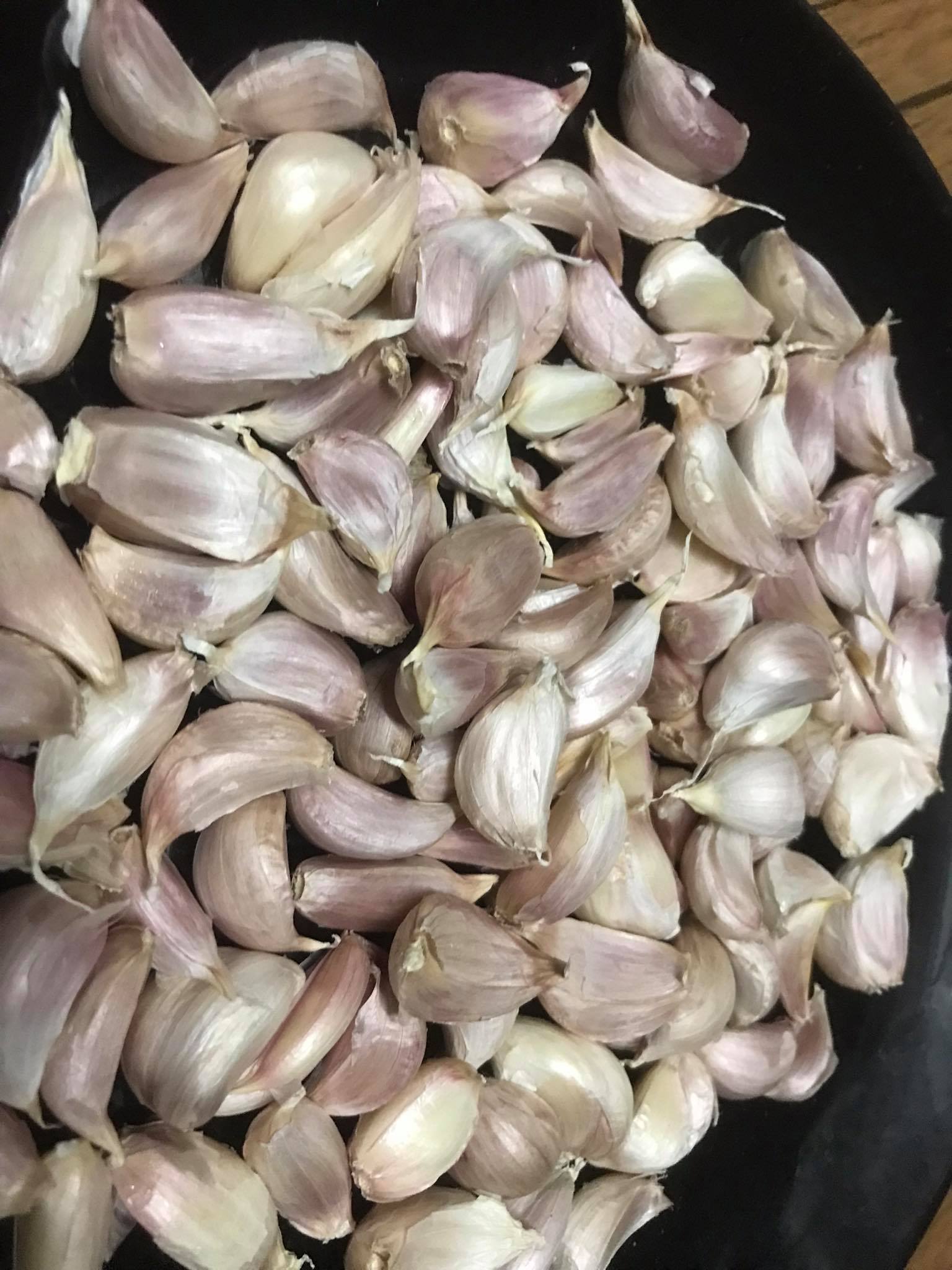 กระเทียม ขนาด 100 กรัม Fresh Garlic กระเทียมไทย (แกะแล้ว)สุดยอดกระเทียมจากอำเภอฝาง จังหัวดเชียงใหม่