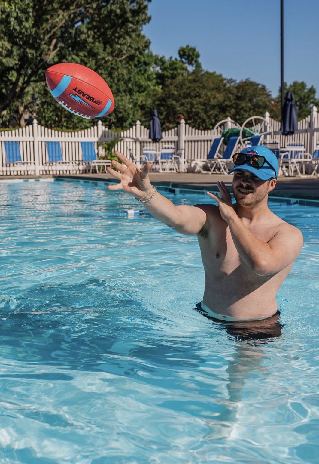 NEW✨นำเข้า🇺🇸 PMRBEAST FOOTBALL - KARL EDITION- ลูกรักบี้ฟุตบอลอเมริกา 🏈ของแท้จาก MrBeast.Store ขนาด Size 7 🤾♀️