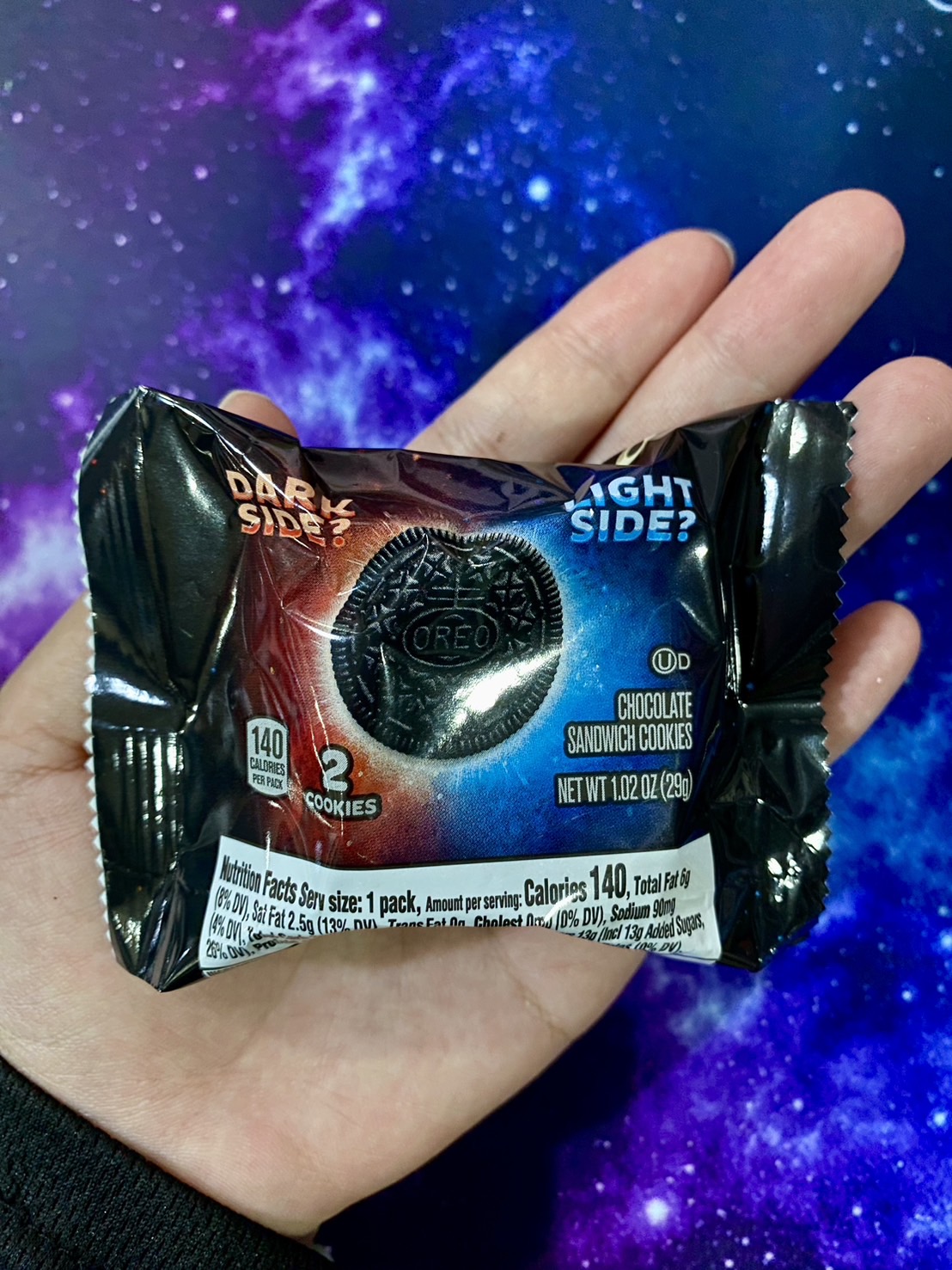 NEW🍪‼ นำเข้า🇺🇸 คุกกี้โอริโอ้ลาย STAR WARS™ OREO รุ่นพิเศษ ขนาด 29 g ออนซ์ ที่มีลายนูนตัวละครของ STAR WARS™ 20 แบบ ราคา 60 บาท/ชิ้น