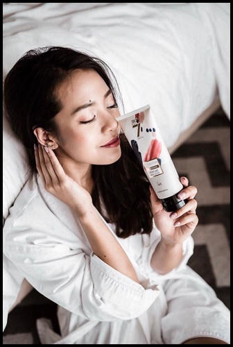 โลชั่นน้ำหอม สกินเซเว่น Skin7 Whitening Perfume Body Lotion