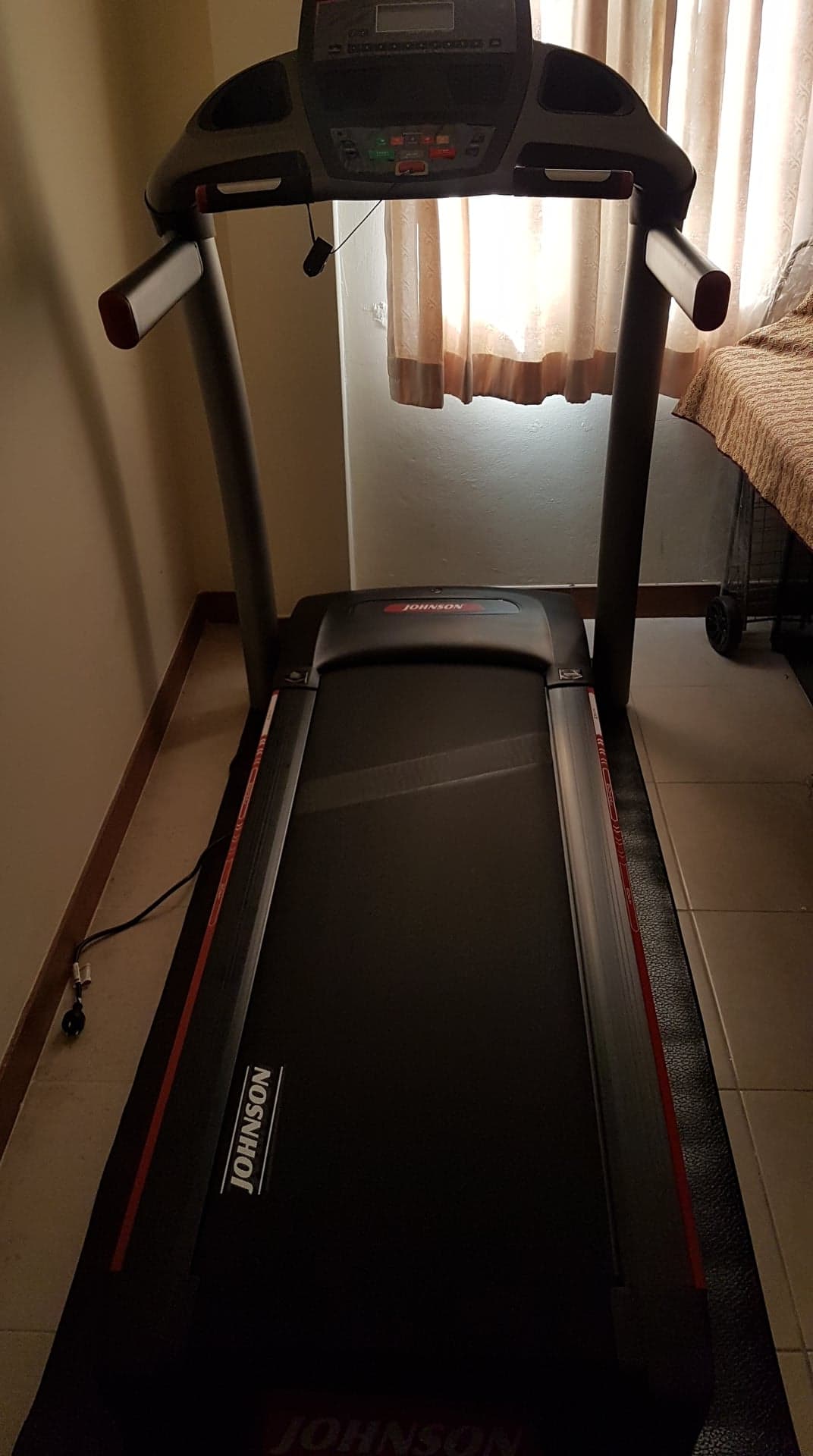 ลู่วิ่งไฟฟ้า Johnson8.1T รับส่วนลดพิเศษอีกเพียบ