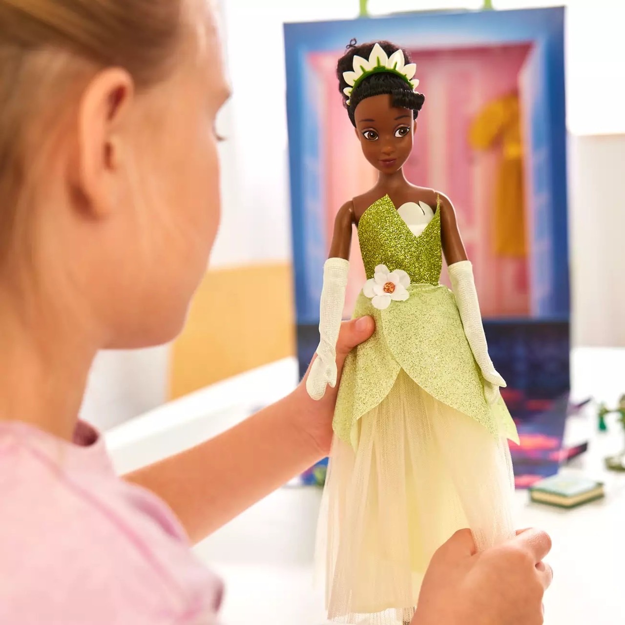 นำเข้า 🇺🇸 เซ็ทตุ๊กตาเทียน่าและกิจกรรมระบายสีTiana Disney Story Doll, The Princess and the Frog 11" ราคา 1,590 บาท