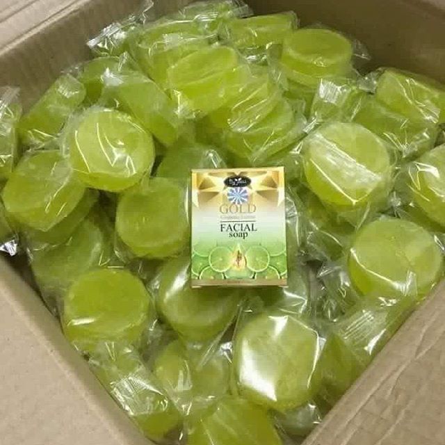 สบู่โสมมะนาวทองคำ (Gold Ginseng Lemon Facial Soap by jeezz)