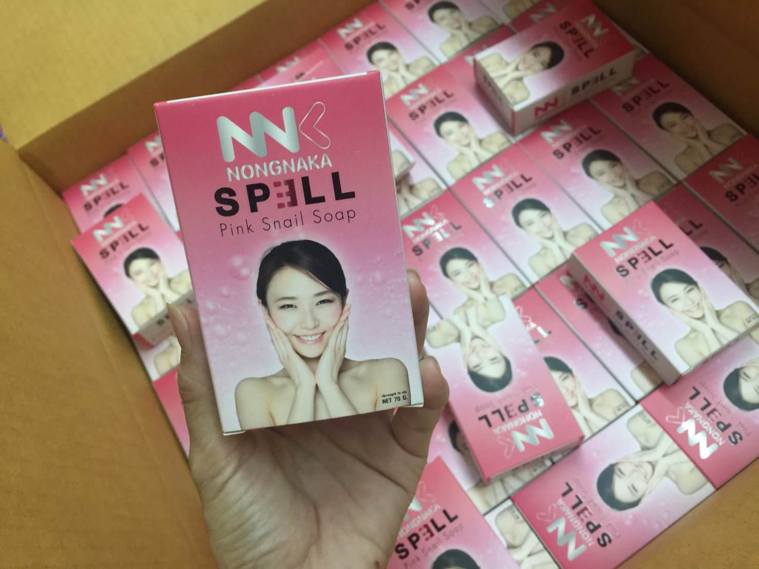 สบู่หอยทาก (SPELL Pink Snail Soap)