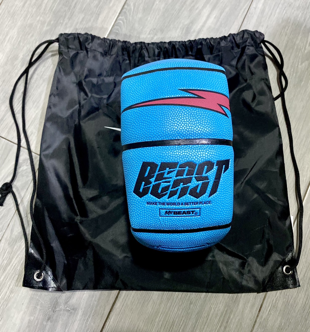 NEW 🔥นำเข้า🇺🇸 🏀MrBeast Basketball - บาสเก็ตบอลคอมโพสิตระดับพรีเมียมที่มีตราสินค้าและสีสันของ MrBeast ราคา 1,990 บาท ⛹️♂️