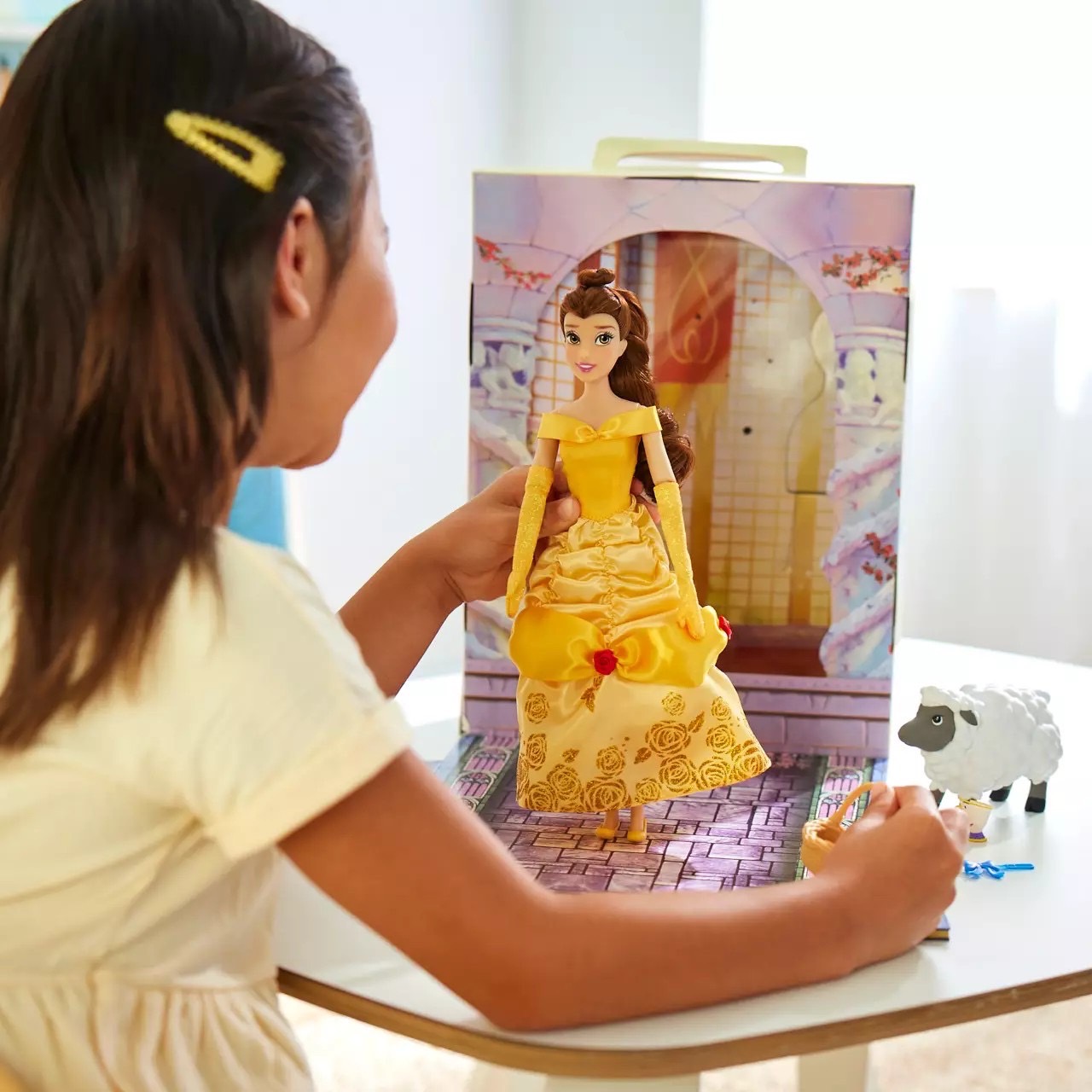 นำเข้า 🇺🇸 เซ็ทตุ๊กตาเบล และกิจกรรมระบายสีBelle Disney Story Doll – Beauty and the Beast 11" ราคา 1,590 บาท