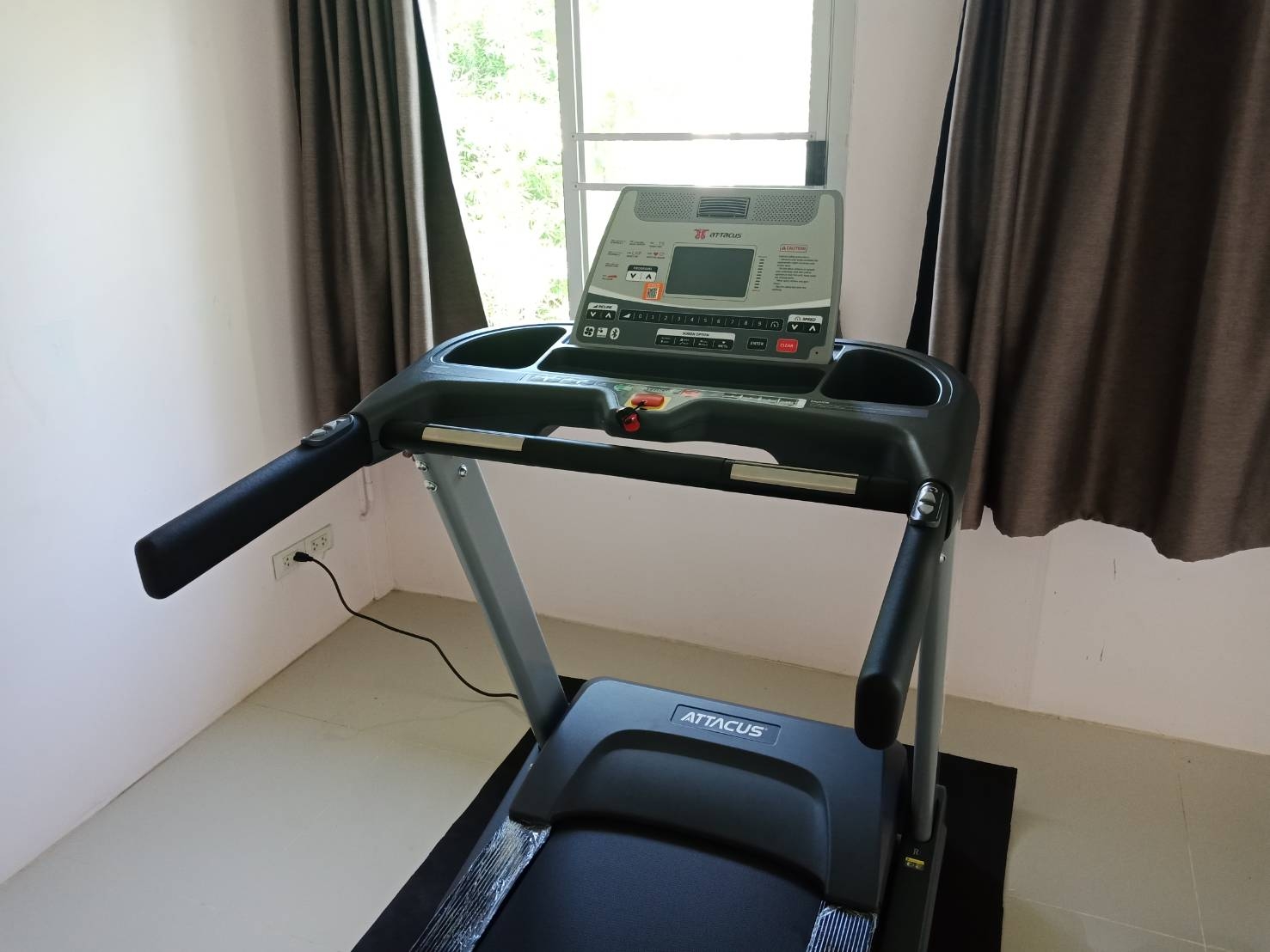 ลู่วิ่งไฟฟ้า Alatech / Attacus AT500 (Taiwan)