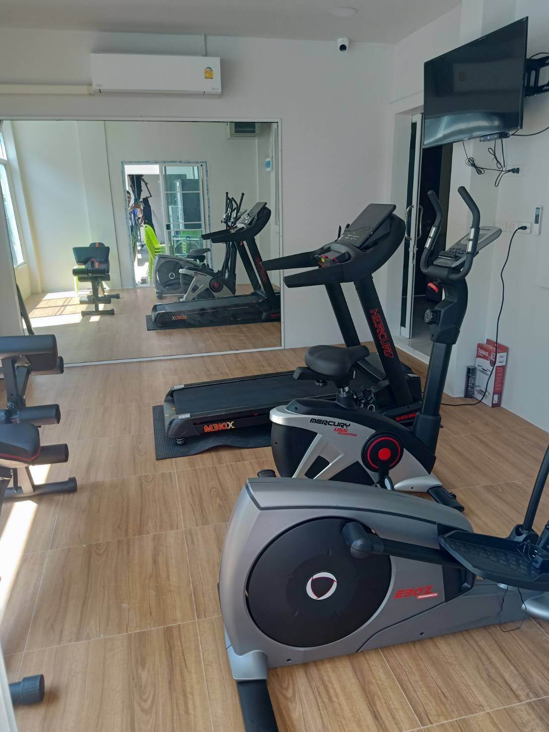 ลู่วิ่งไฟฟ้า Mercury M310X/6.0 hp ขายตัวโชว์