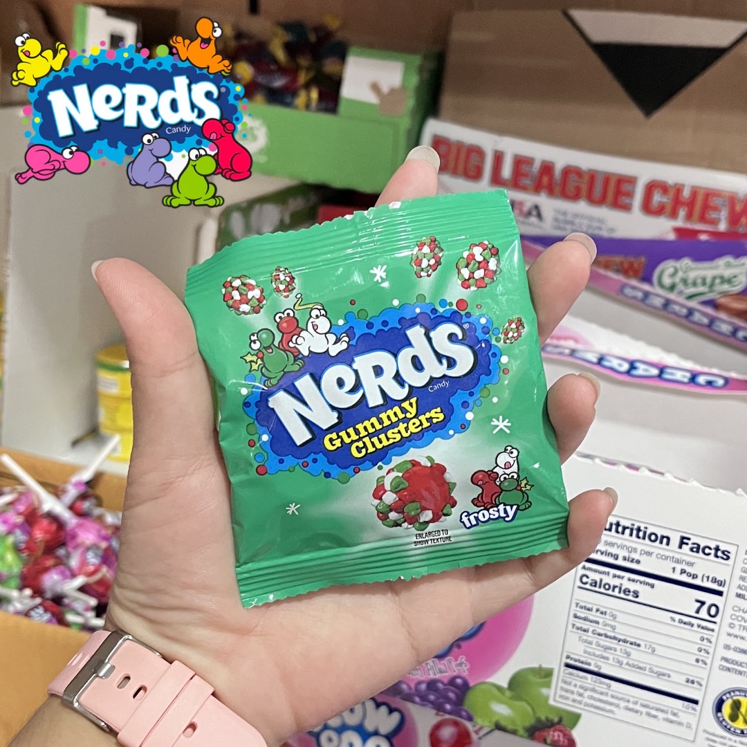 นำเข้า 🇺🇸 NERDS Gummy Clusters Holiday Pack กรอบนอกหนึบใน คละรสผลไม้สุดสนุก 30 ชิ้นในถุงเดียว ราคา 890 บาท