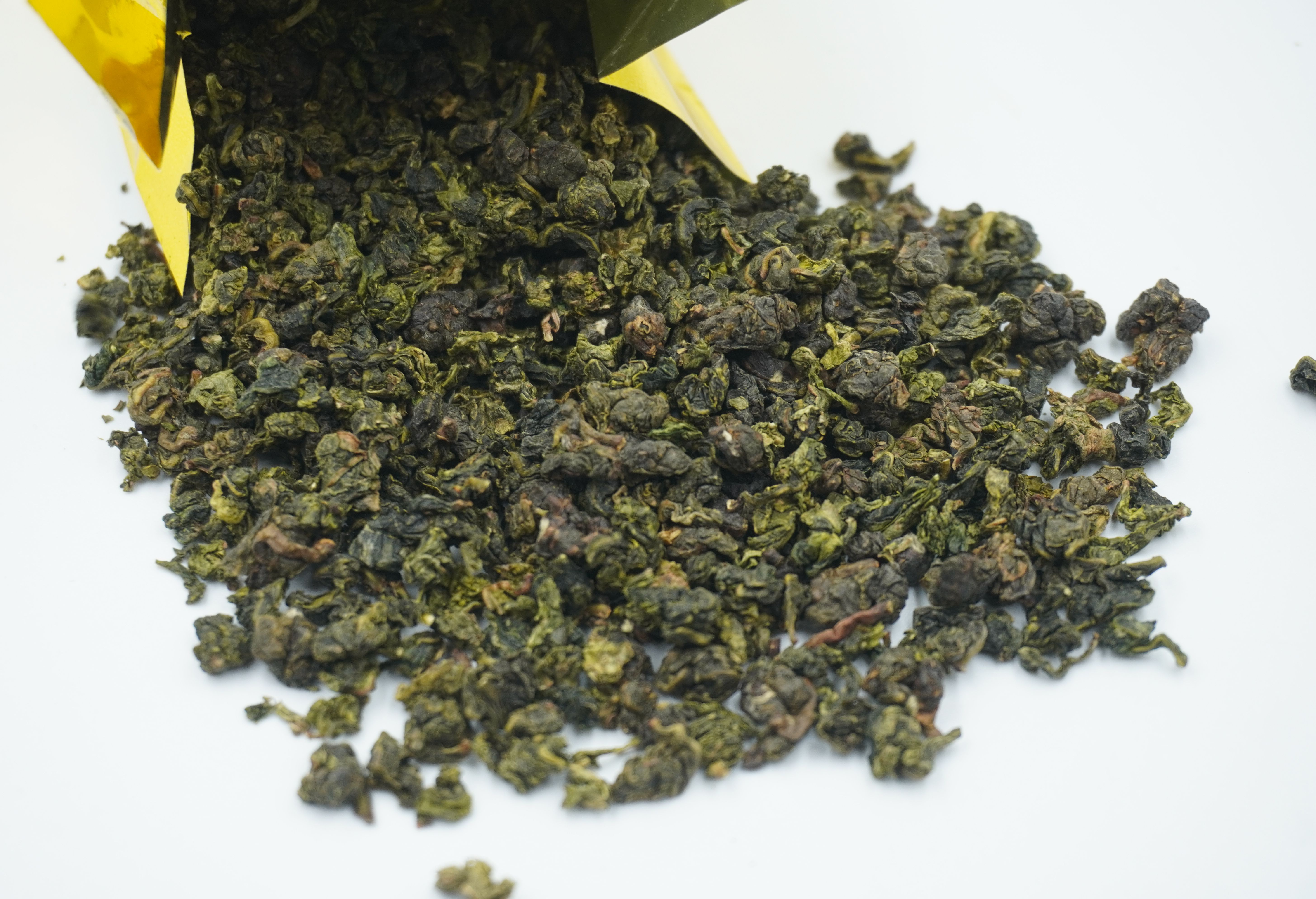 ชาทิกวนอิม ขนาด 500 กรัม ชาทิกวนอิม เกรด A พรีเมี่ยม เกรดดีที่สุด เป็นยอดชาที่ดีที่สุดในตระกูลชาอู่หลง ชาอู่หลงทิกวนอิม ทิกวนอิม Tie Guan Yin Tea คัดพิเศษเฉพาะยอดใบชา มีกลิ่นหอมคล้ายดอกไม้ ซึ่งเป็นกลิ่นธรรมชาติของใบชา น้ำชามีรสชาตินุ่ม ชุ่มคอ