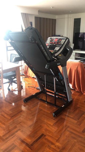 ลู่วิ่งไฟฟ้า BH Fitness รุ่น RC09 ตัวโชว์