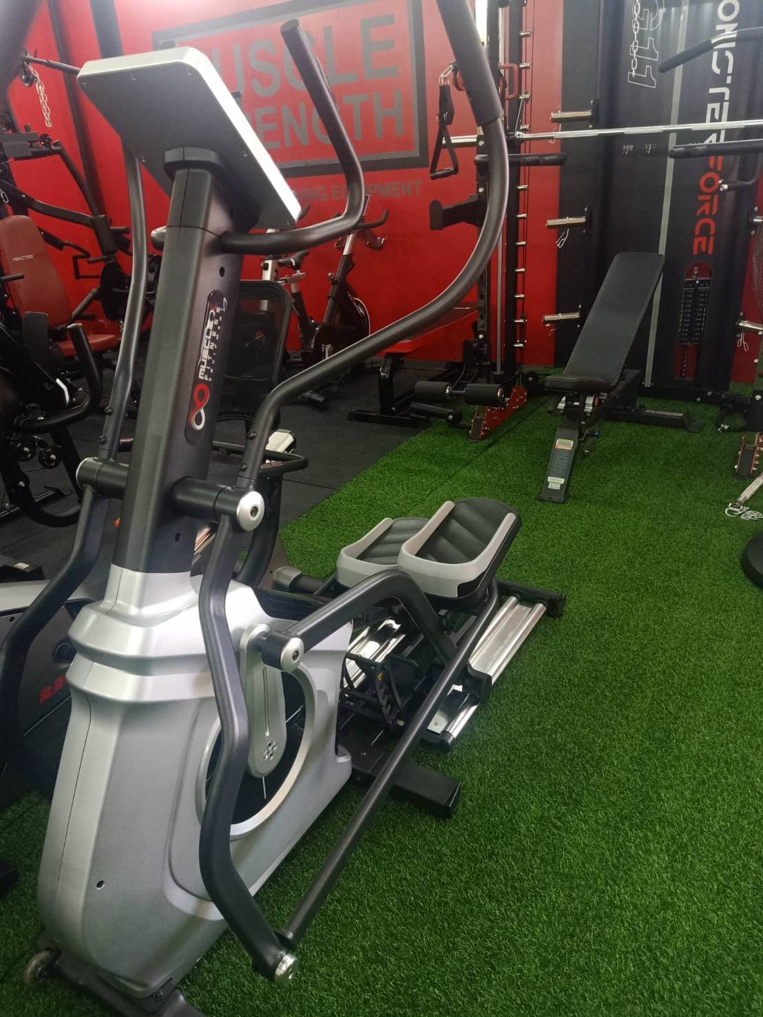 เครื่องเดินวงรี Elliptical MuscleX S610E
