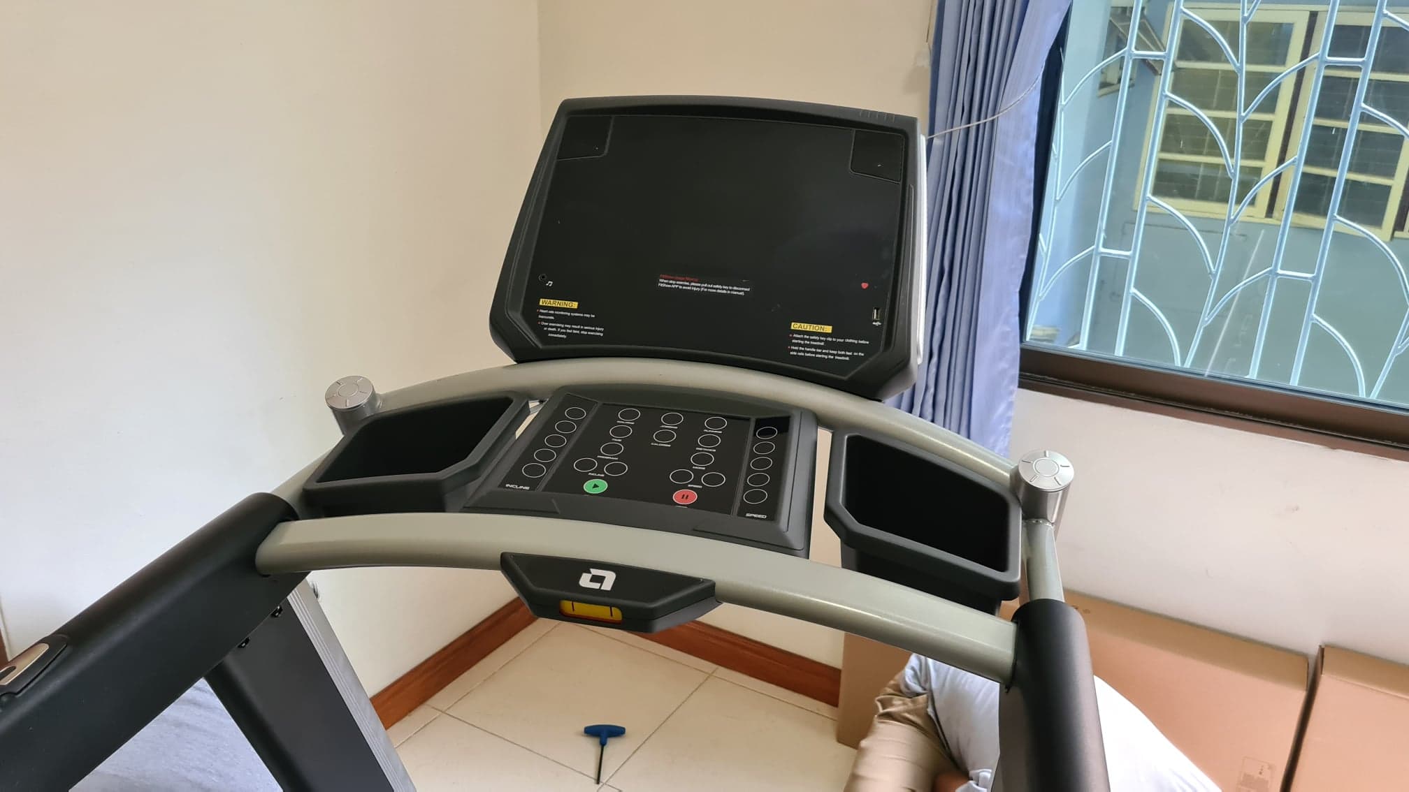 ลู่วิ่งไฟฟ้าAeonFitnessรุ่นAZ60 / Motor AC 4 HP