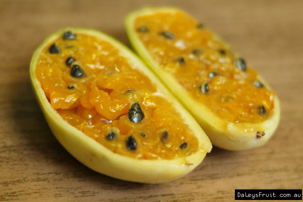 เสาวรสกล้วย - Banana Passionfruit