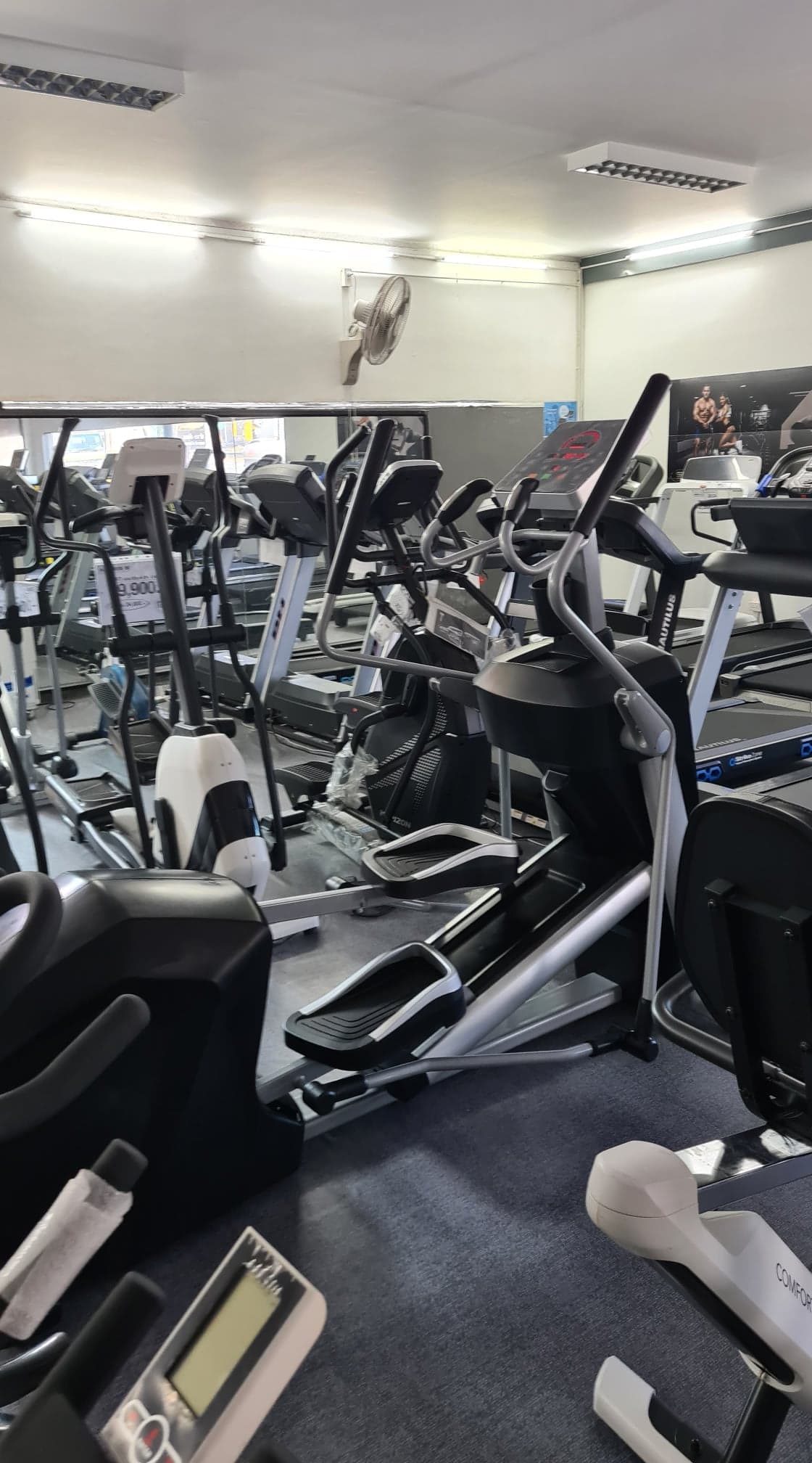 เครื่องเดินวงรี Elliptical: EX9201B (Commercial)