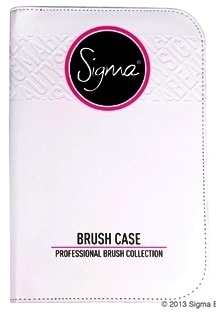 SIGMA :: Brush Case - White กระเป๋าหนังใส่แปรงสีขาว สุดหรู เงางาม ทันสมัย สามารถใส่แปรงทุกขนาดได้ถึง 29 ชิ้น