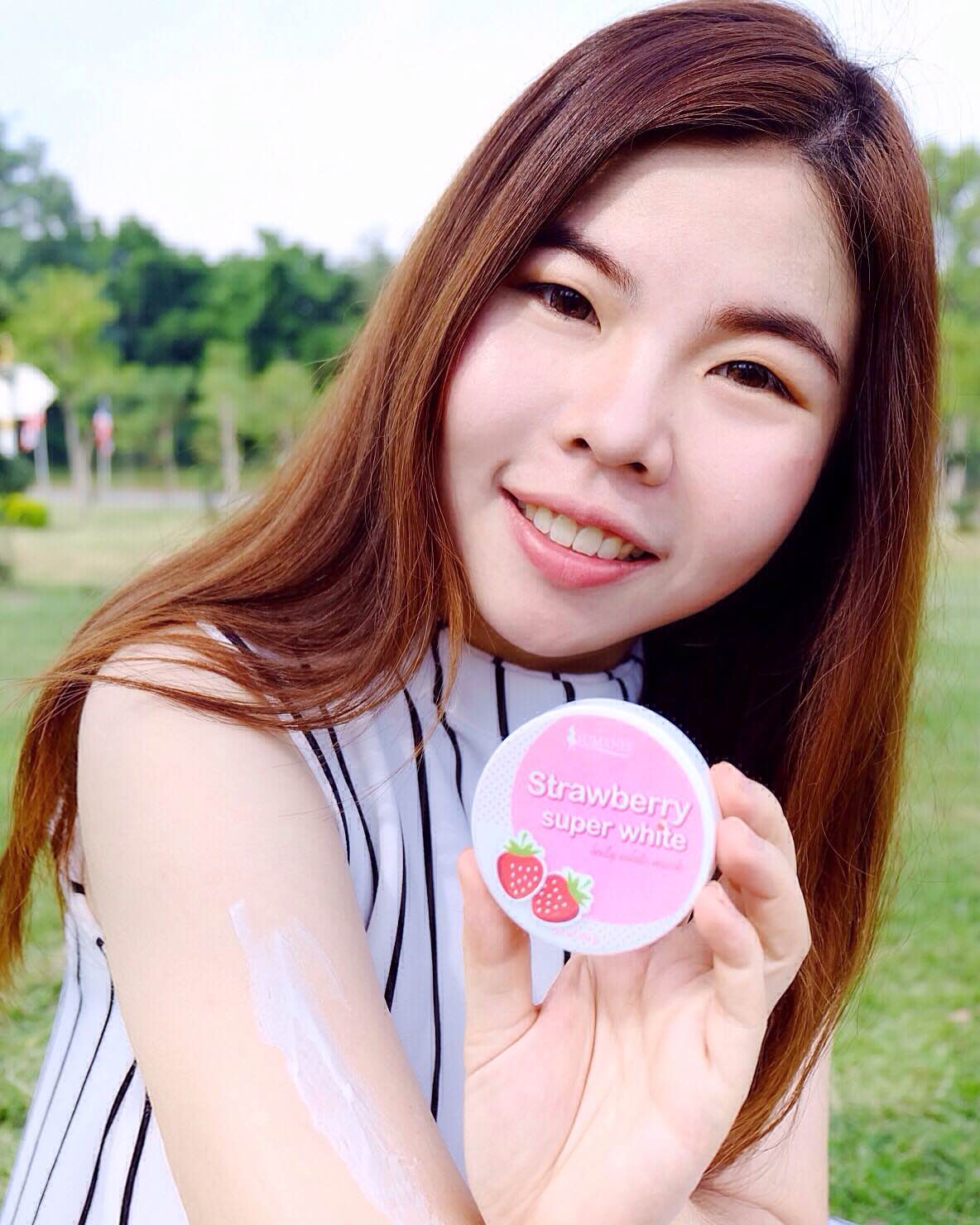 STRAWBERRY SUPER WHITE BODY WHITE MASK มาร์คสตอเบอร์รี่ by SUMANEE