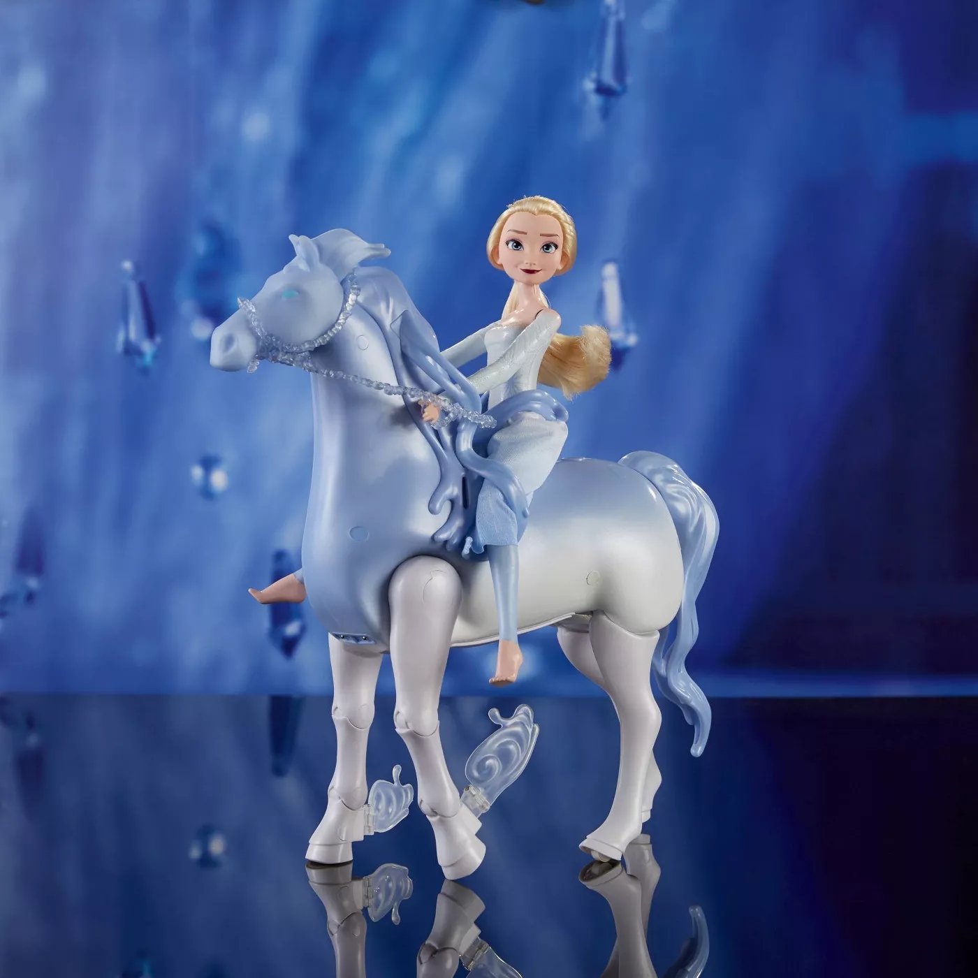 ของเล่นม้าว่ายน้ำได้ Disney Frozen 2 Elsa and Swim & Walk Nokk Figures ราคา 3,090 บาท