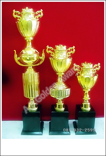 ถ้วยรางวัลพลาสติก เสาเดี่ยว